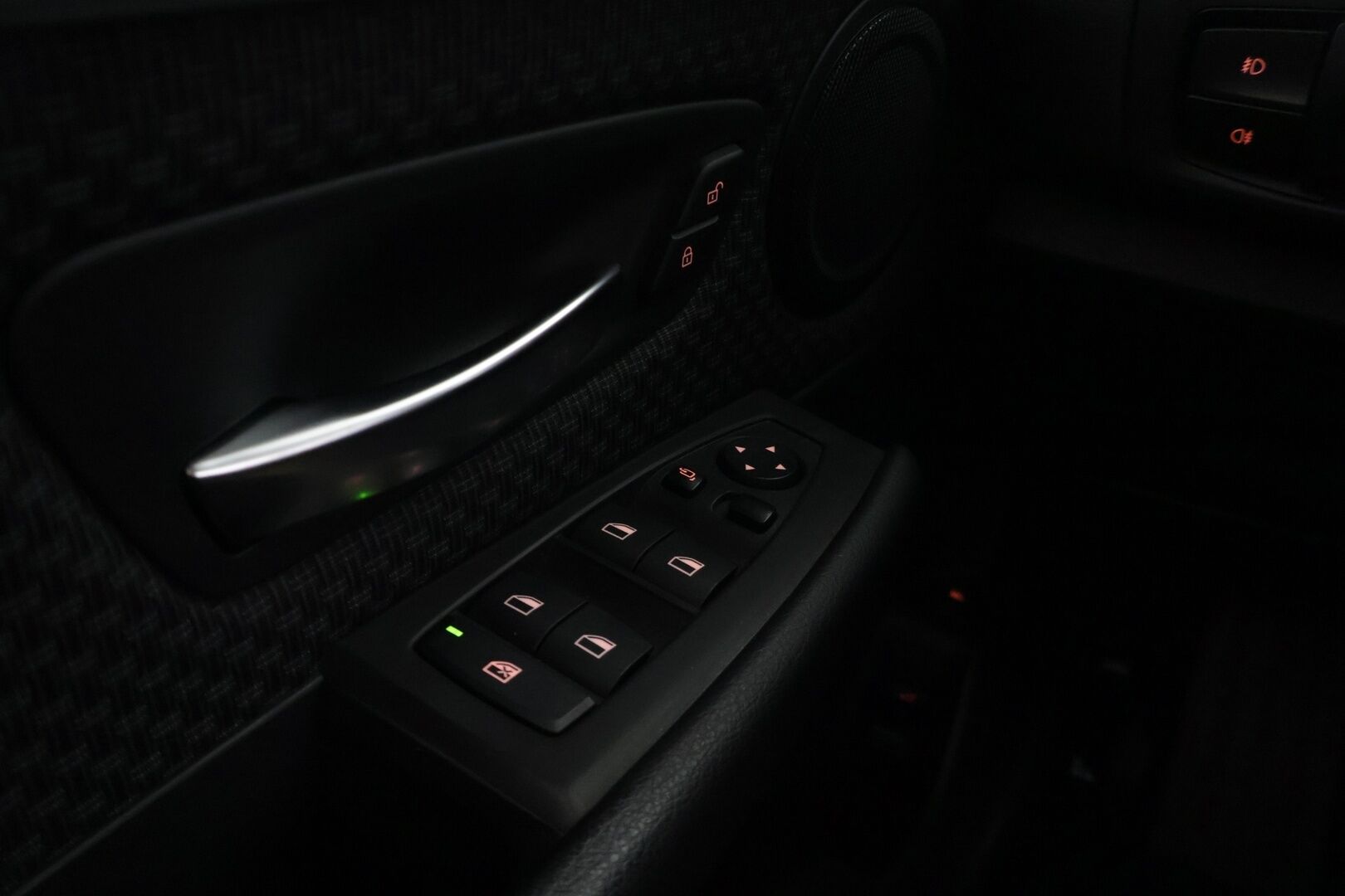 BMW 225 2017 F45 Active Tourer 225xe A Business */ Suomi-auto / Esilämmitys / P.kamera / Ratinlämmitys / Comfort Access / Vakkari /* - Soh 93,6% / Ilmainen kotiintoimitus / 2x renkaat