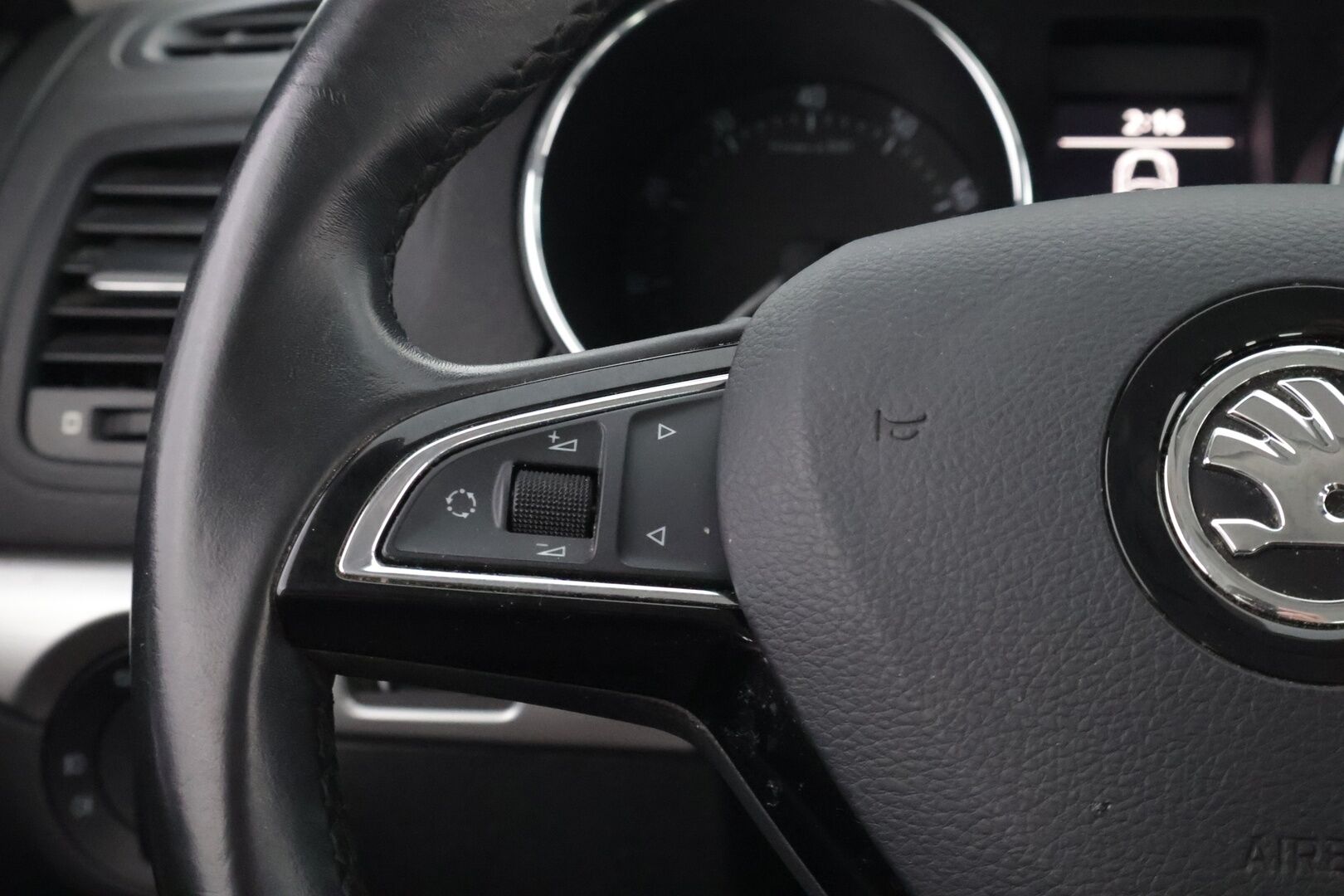 Skoda Yeti 2016 1,2 TSI Ambition DSG Autom. * Suomiauto / Peruutuskamera / Vakkari / Ilmastointi / Jakopää juuri tehty! - Juuri huollettu / Juuri tullut Tampereelle!