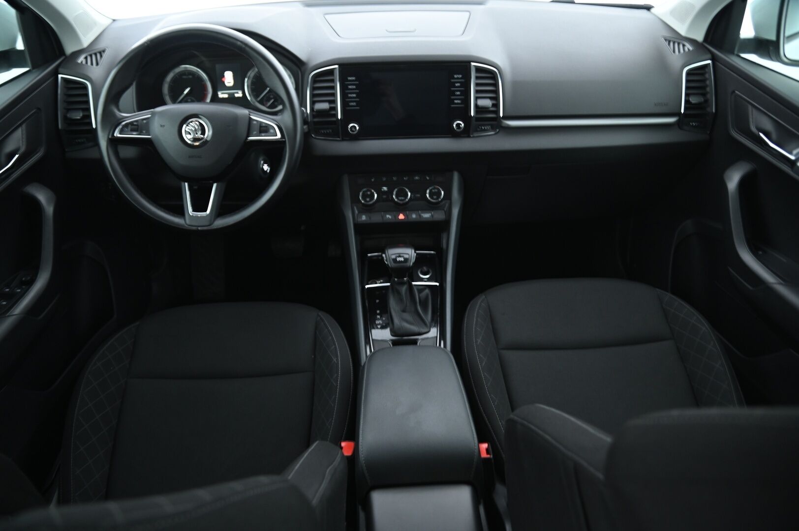 Skoda Karoq 2018 1,0 TSI Ambition DSG Autom *Suomi-Auto / Pitkä Leima / Jakopää Tehty / App Connect / Bluetooth / Tutkat / Ratinlämmitin / Taloudellinen* - Taloudellinen Bensa Karoq tuoreella jakopäällä!