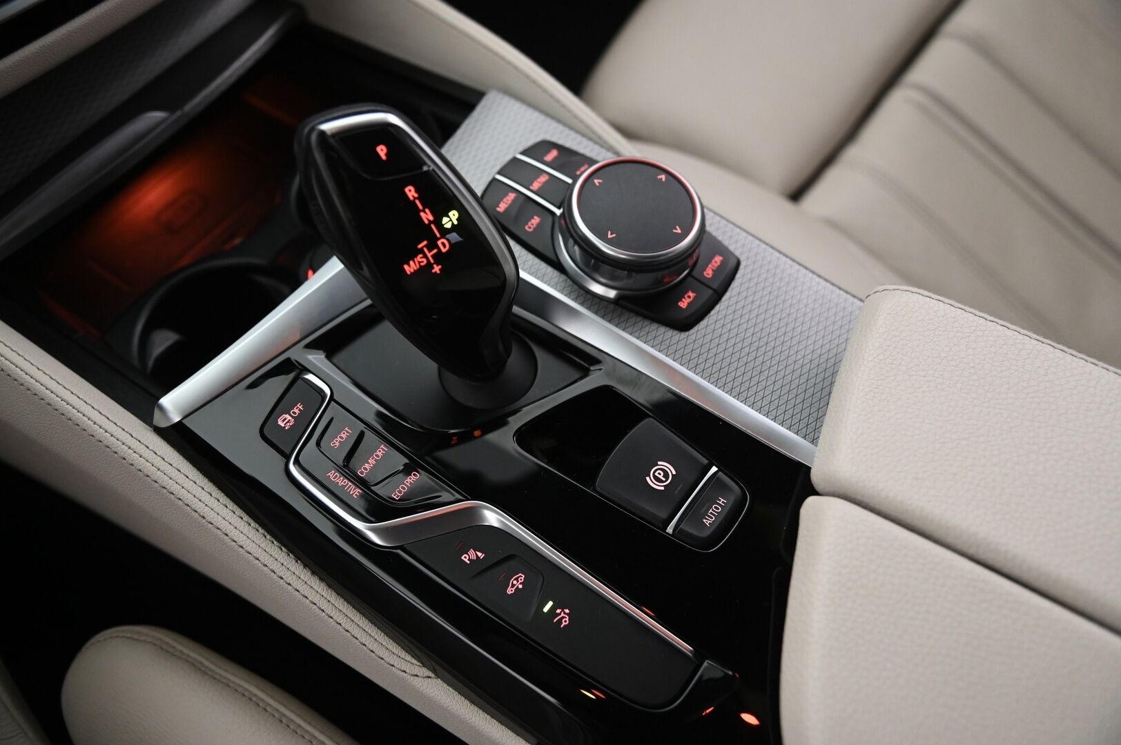 BMW 630 Gran Turismo 2018 G32 Gran Turismo 630d A xDrive M-Sport - Proff.navi | HiFit | Koukku | Digimittaristo | Dakota nahat | Mineralweiss Metallic | P.Kamera | 2x renkaat&alumiinivanteet | Juuri katsastettu 