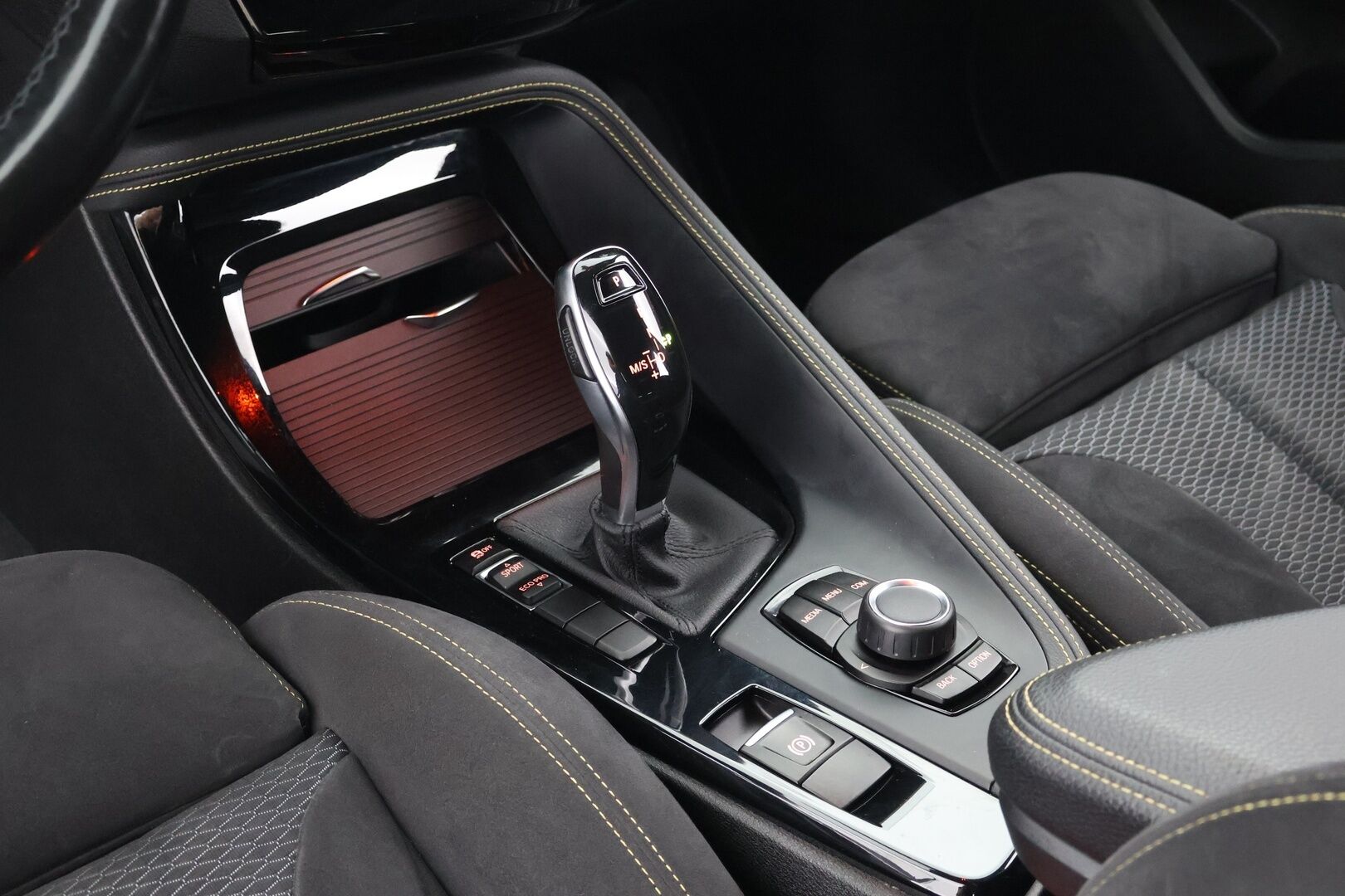 BMW X2 2018 F39 sDrive 20i A Business M sport X - | Muistipenkki | Comfort Access | Shadow Line | P-Tutka | LED | Ambient