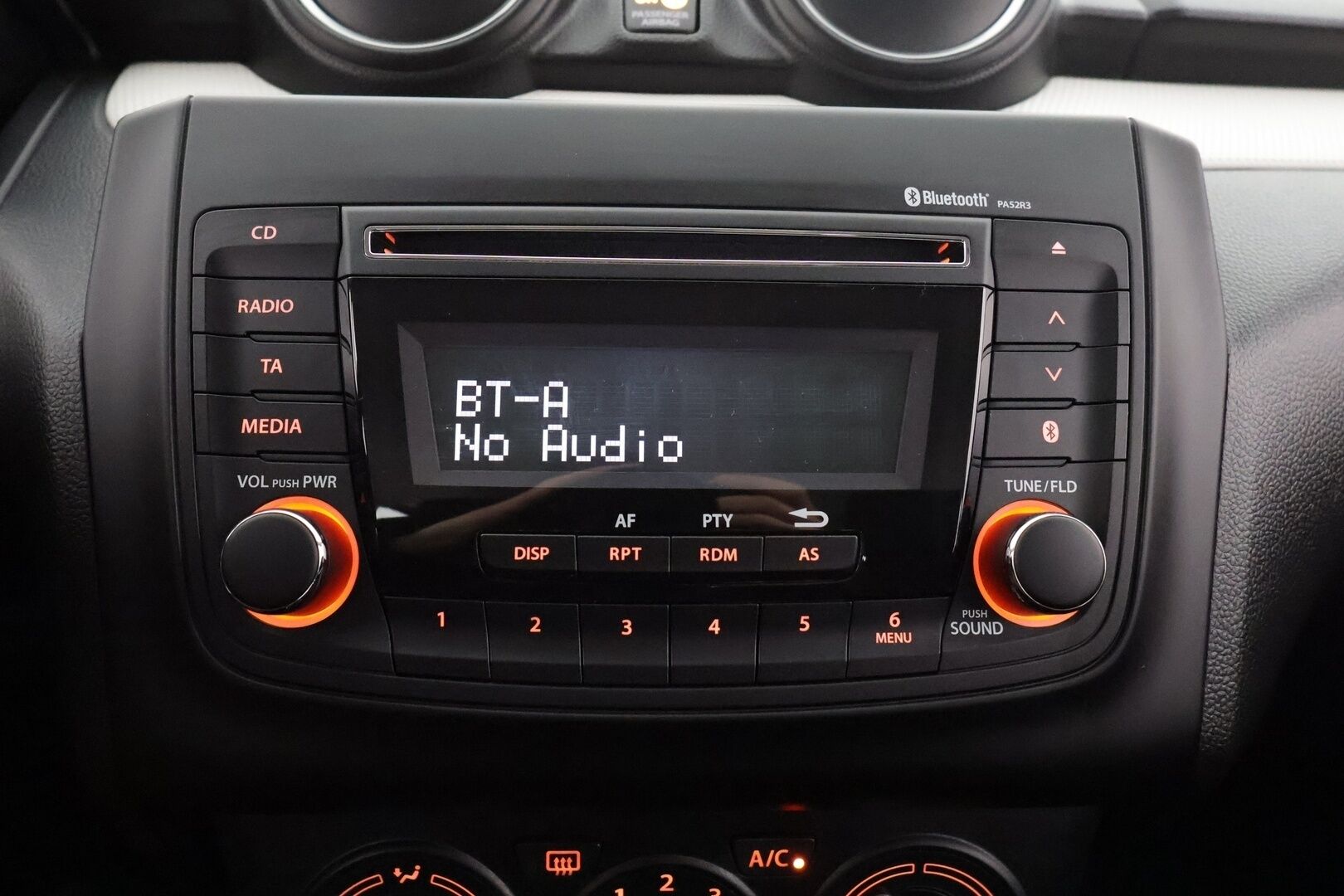 Suzuki Swift 2023 1,2 DUALJET 2WD GL CVT-aut HYBRID - Adapt. Vakkari / LED-valot / Ilmastointi / Bluetooth / Penkinlämmittimet / 2x renkaat / Kauk. Keskuslukitus / Facelift