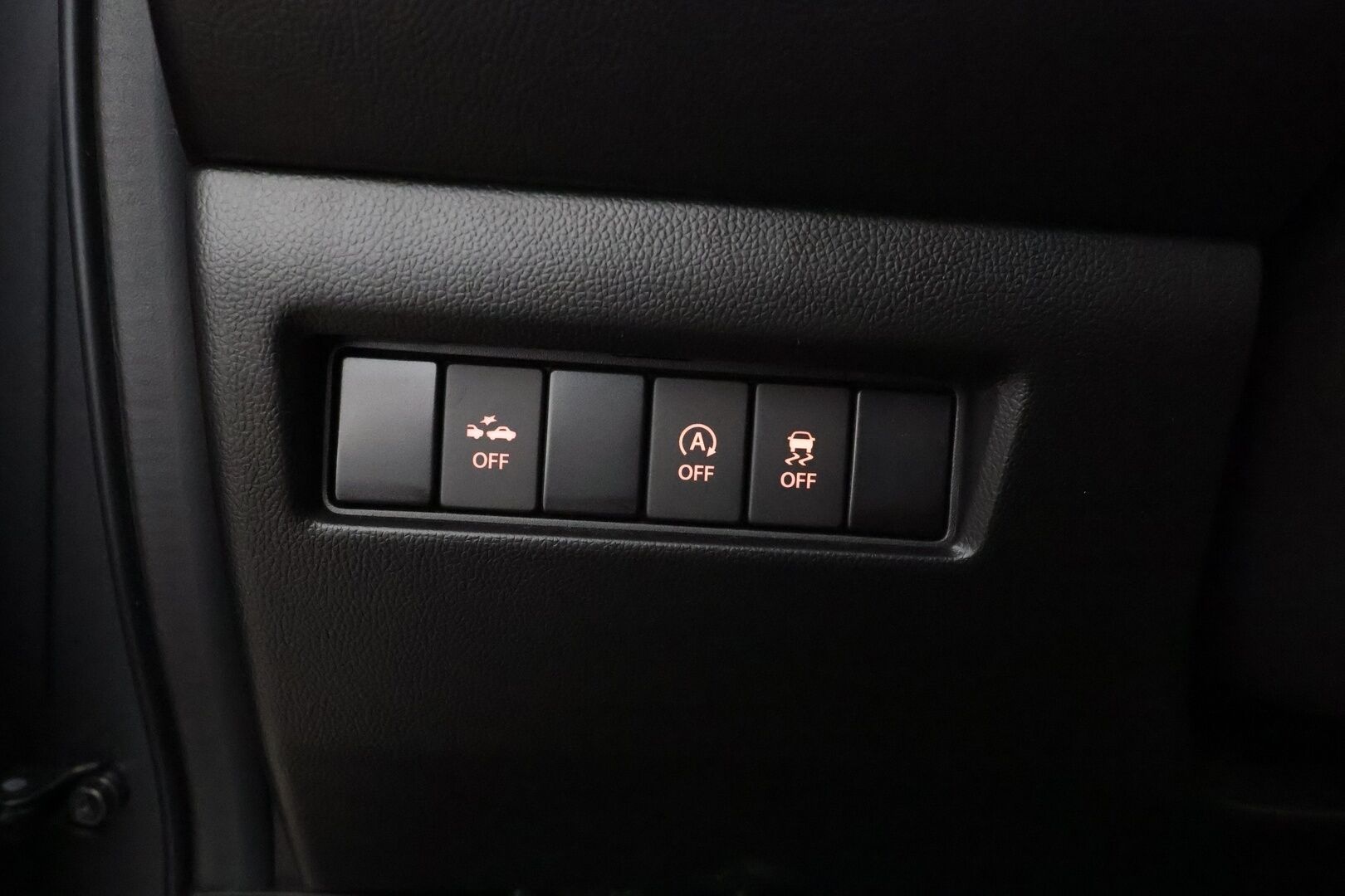 Suzuki Swift 2023 1,2 DUALJET 2WD GL CVT-aut HYBRID - Adapt. Vakkari / LED-valot / Ilmastointi / Bluetooth / Penkinlämmittimet / 2x renkaat / Kauk. Keskuslukitus / Facelift