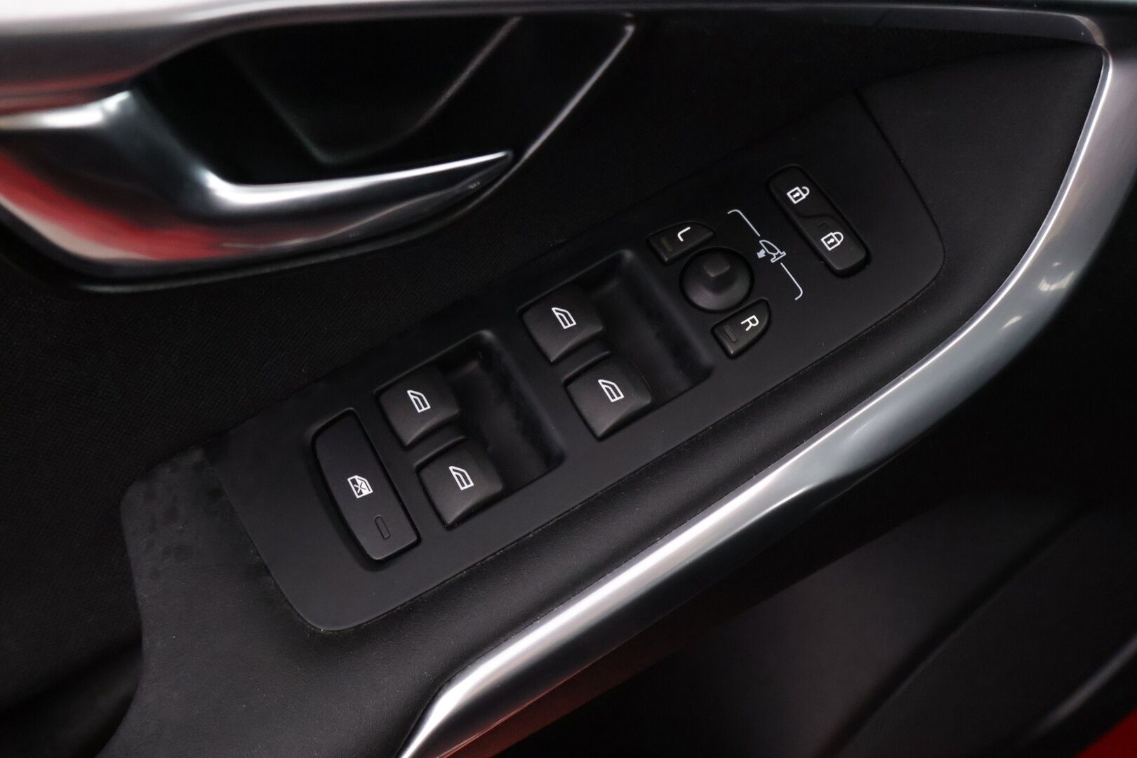 Volvo V40 2018 T2 Business aut - Suomi-Auto | Vakionopeudensäädin | Kahdet renkaat vanteineen | Katsastetttu ja huollettu!