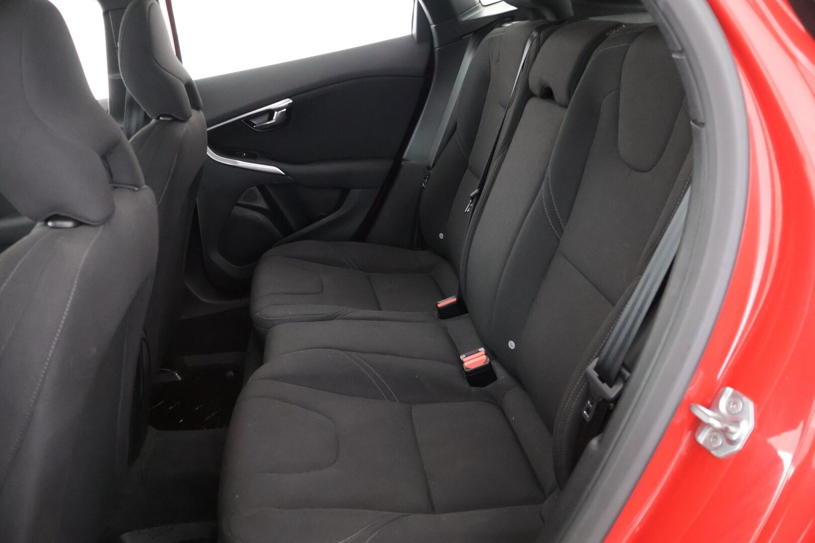 Volvo V40 2018 T2 Business aut - Suomi-Auto | Vakionopeudensäädin | Kahdet renkaat vanteineen | Katsastetttu ja huollettu!