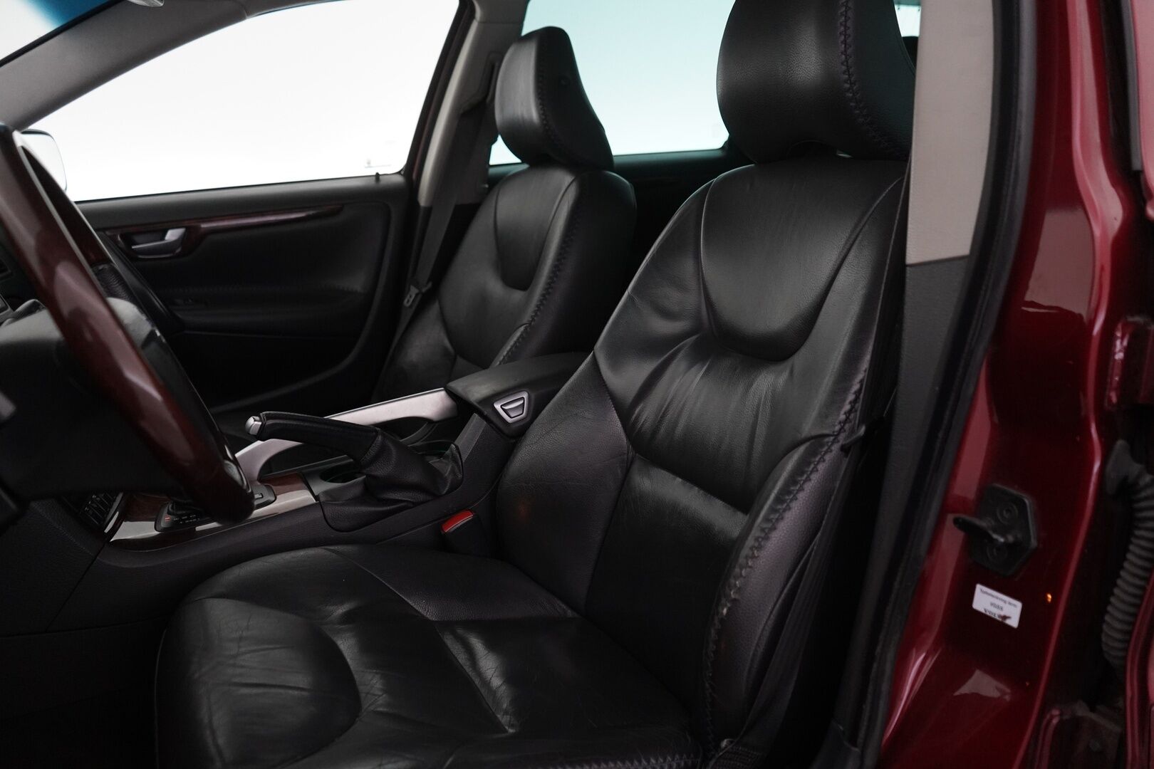 Volvo XC70 2005 2.4D AWD Summum Business * - YritysOutlet - Myydään vain yrityksille * - Koukku / Nahkasisusta / Muistipenkki / Vakkari 