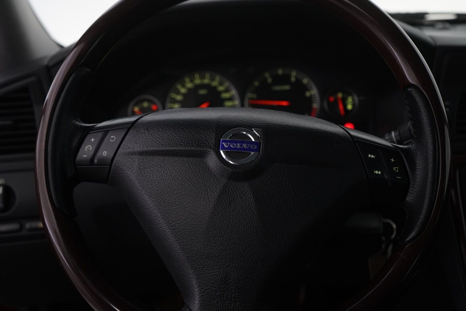 Volvo XC70 2005 2.4D AWD Summum Business * - YritysOutlet - Myydään vain yrityksille * - Koukku / Nahkasisusta / Muistipenkki / Vakkari 