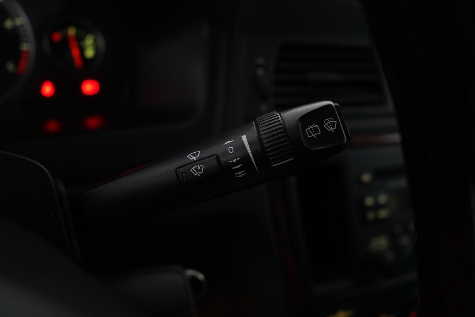 Volvo XC70 2005 2.4D AWD Summum Business * - YritysOutlet - Myydään vain yrityksille * - Koukku / Nahkasisusta / Muistipenkki / Vakkari 