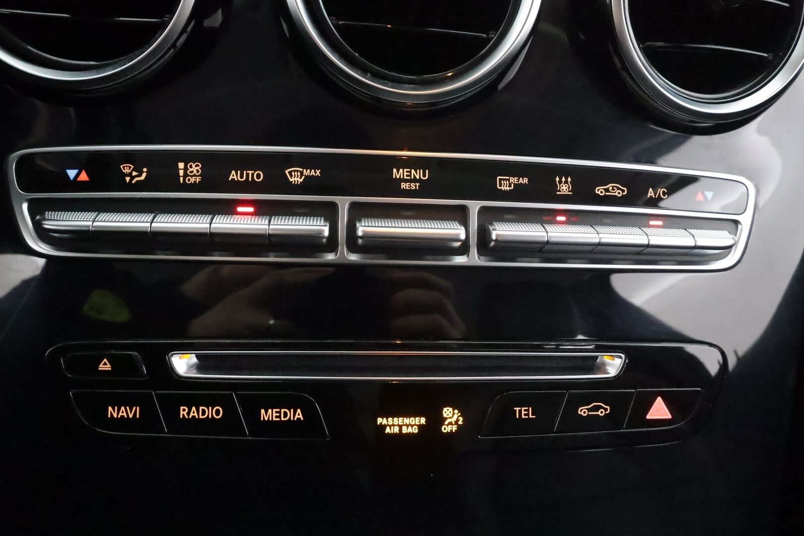 Mercedes-Benz GLC 2018 220 d 4Matic A Premium Business * Distronic / Sportnahat / ILS-LED / P.Kamera / Navi / Bluetooth * - Webasto / Koukku / Suomi-auto / Kahdet renkaat