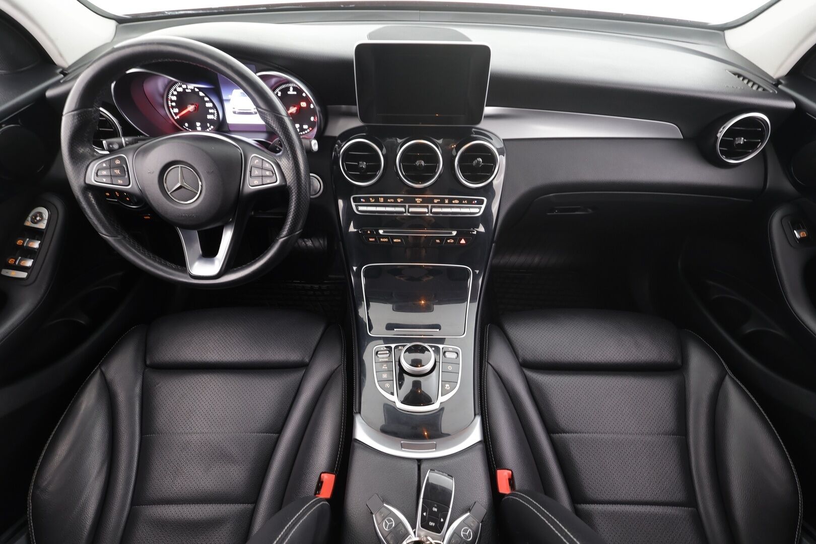 Mercedes-Benz GLC 2018 220 d 4Matic A Premium Business * Distronic / Sportnahat / ILS-LED / P.Kamera / Navi / Bluetooth * - Webasto / Koukku / Suomi-auto / Kahdet renkaat