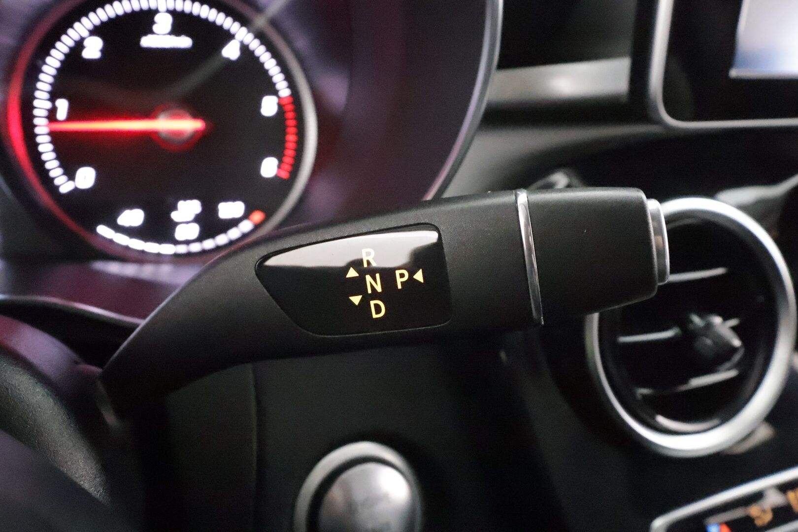 Mercedes-Benz GLC 2018 220 d 4Matic A Premium Business * Distronic / Sportnahat / ILS-LED / P.Kamera / Navi / Bluetooth * - Webasto / Koukku / Suomi-auto / Kahdet renkaat