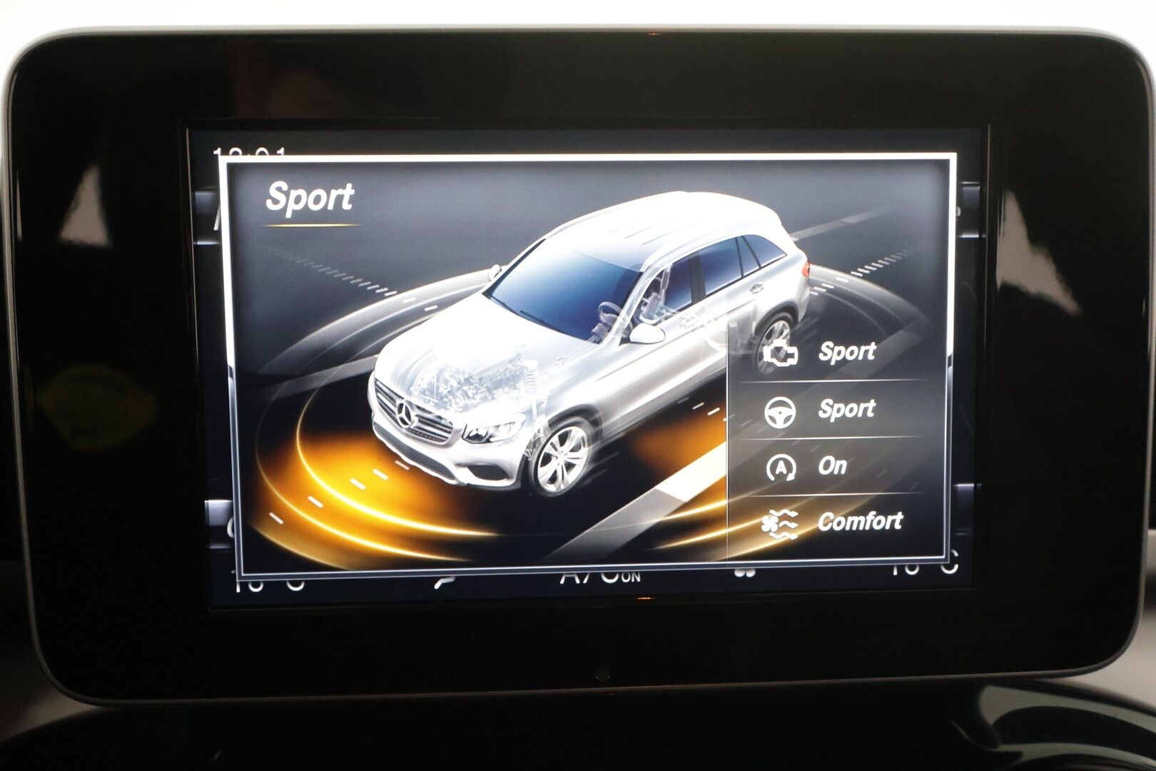 Mercedes-Benz GLC 2018 220 d 4Matic A Premium Business * Distronic / Sportnahat / ILS-LED / P.Kamera / Navi / Bluetooth * - Webasto / Koukku / Suomi-auto / Kahdet renkaat