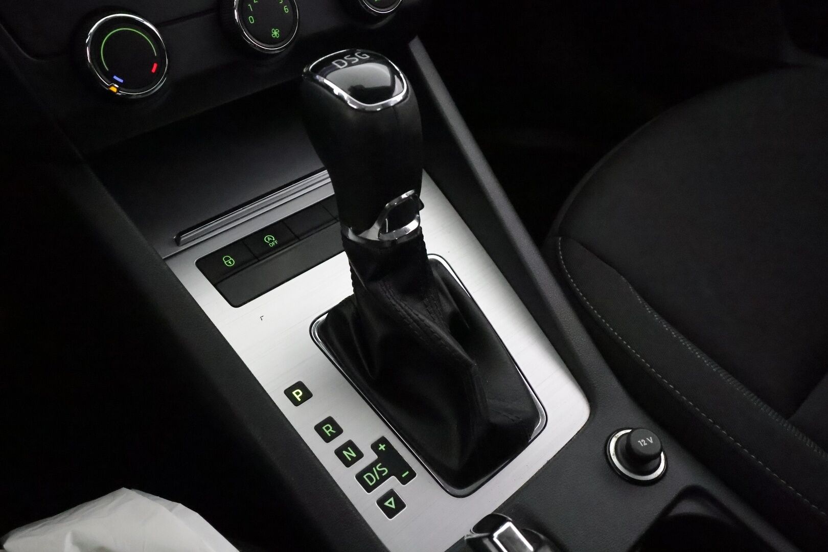 Skoda Octavia 2018 Combi 1,5 TSI Ambition DSG Autom. **Facelift / Vakkari / Lohko / Apple&Android / P.tutka** - Suomi-auto / Merkkihuollettu 