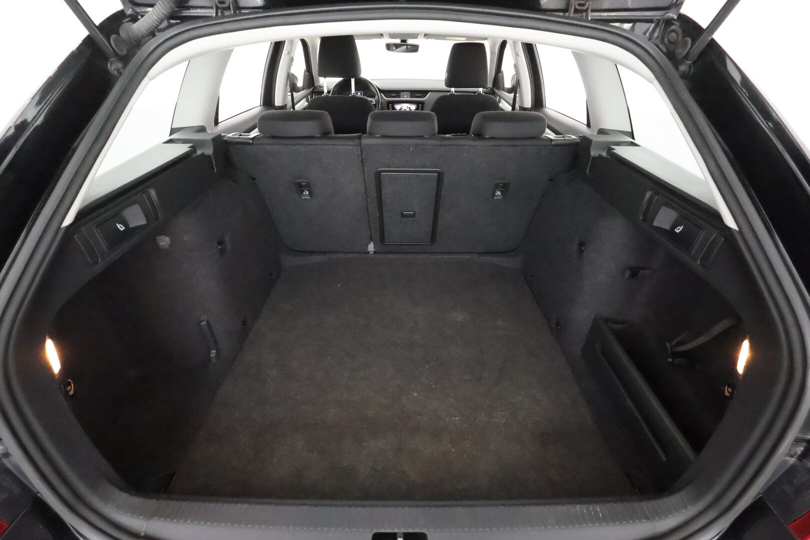 Skoda Octavia 2018 Combi 1,5 TSI Ambition DSG Autom. **Facelift / Vakkari / Lohko / Apple&Android / P.tutka** - Suomi-auto / Merkkihuollettu 