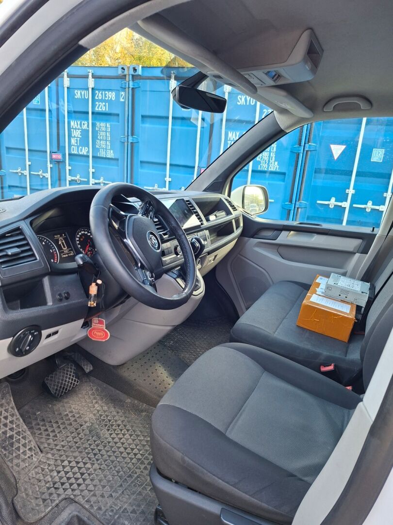 Volkswagen Transporter 2018 2,0 TDI 150kW 4MOTION  YritysOutlet - Myydään vain yrityksille - | Webasto | Koukku | Vakkari | Android Auto | Huomiovalot | 2x Hyvät Renkaat | Tutkat | 2500KG Vetomassa |