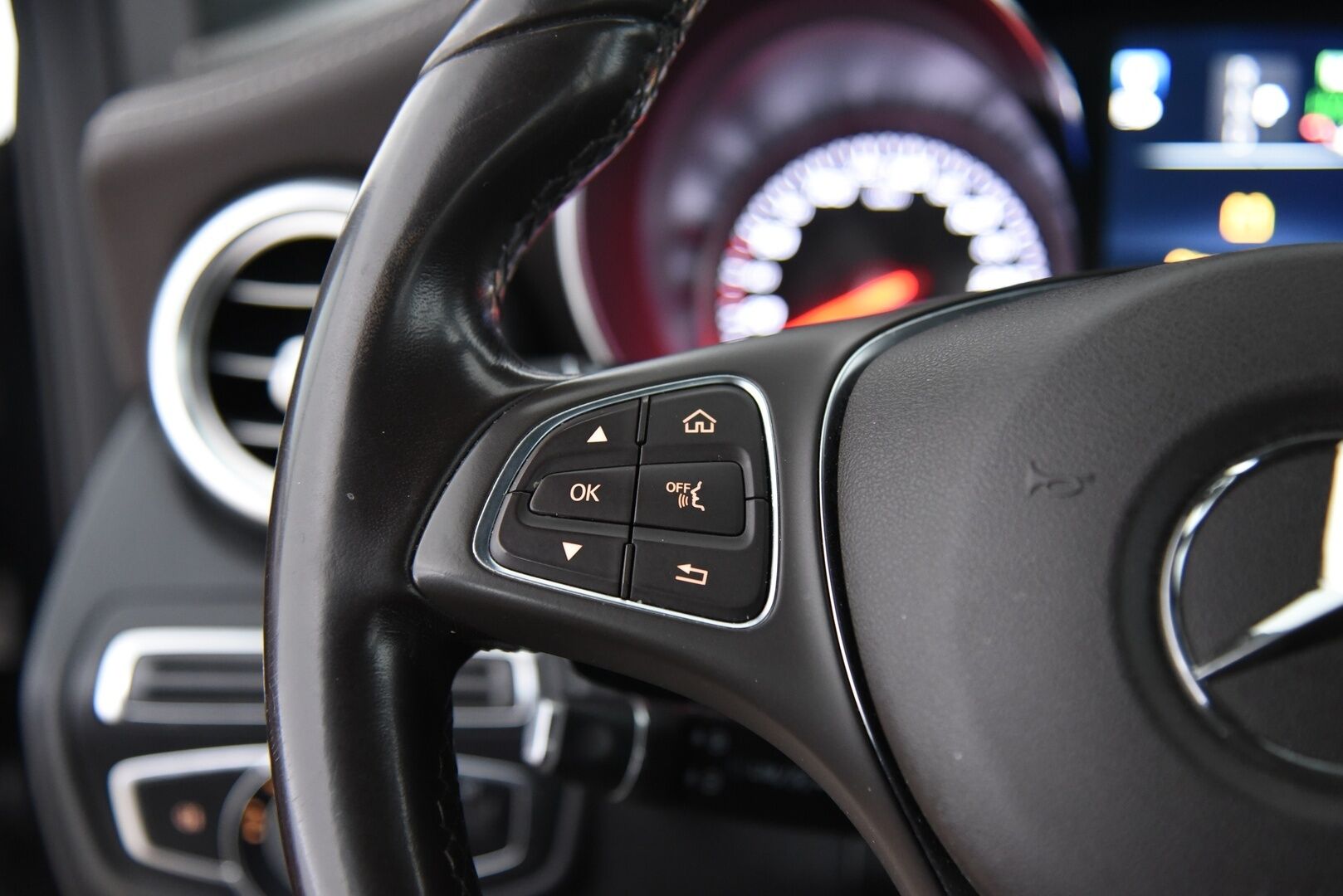 Mercedes-Benz GLC 2018 350 e 4Matic A Premium Business / YritysOutlet - Myydään vain yrityksille - YritysOutlet - Myydään vain yrityksille