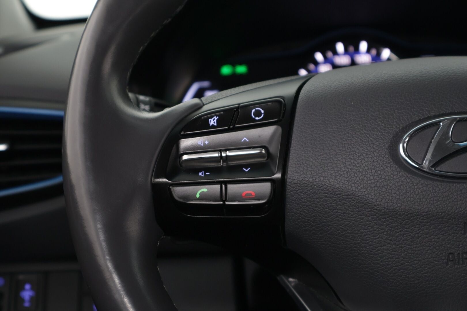 Hyundai IONIQ hybrid 2018 DCT Comfort *Suomi-auto / Adapt. vakkari / P.kamera / Lohko / Ohjauspyörän lämmitys!* - *Siisti / Continental Kitkat!*