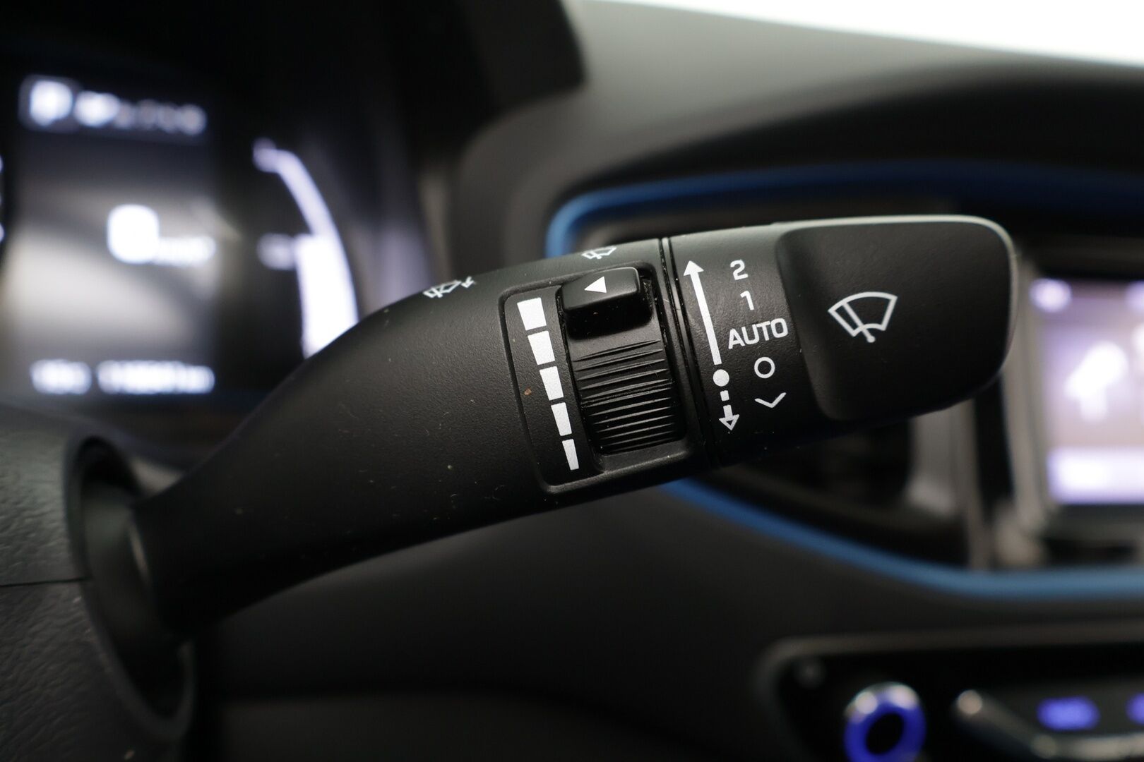 Hyundai IONIQ hybrid 2018 DCT Comfort *Suomi-auto / Adapt. vakkari / P.kamera / Lohko / Ohjauspyörän lämmitys!* - *Siisti / Continental Kitkat!*