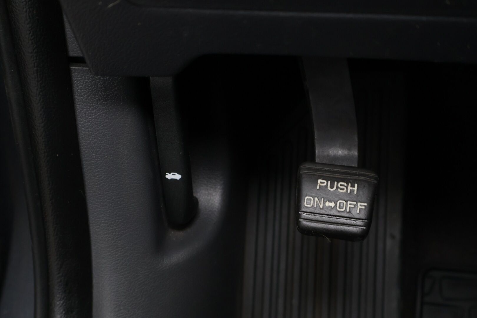 Hyundai IONIQ hybrid 2018 DCT Comfort *Suomi-auto / Adapt. vakkari / P.kamera / Lohko / Ohjauspyörän lämmitys!* - *Siisti / Continental Kitkat!*