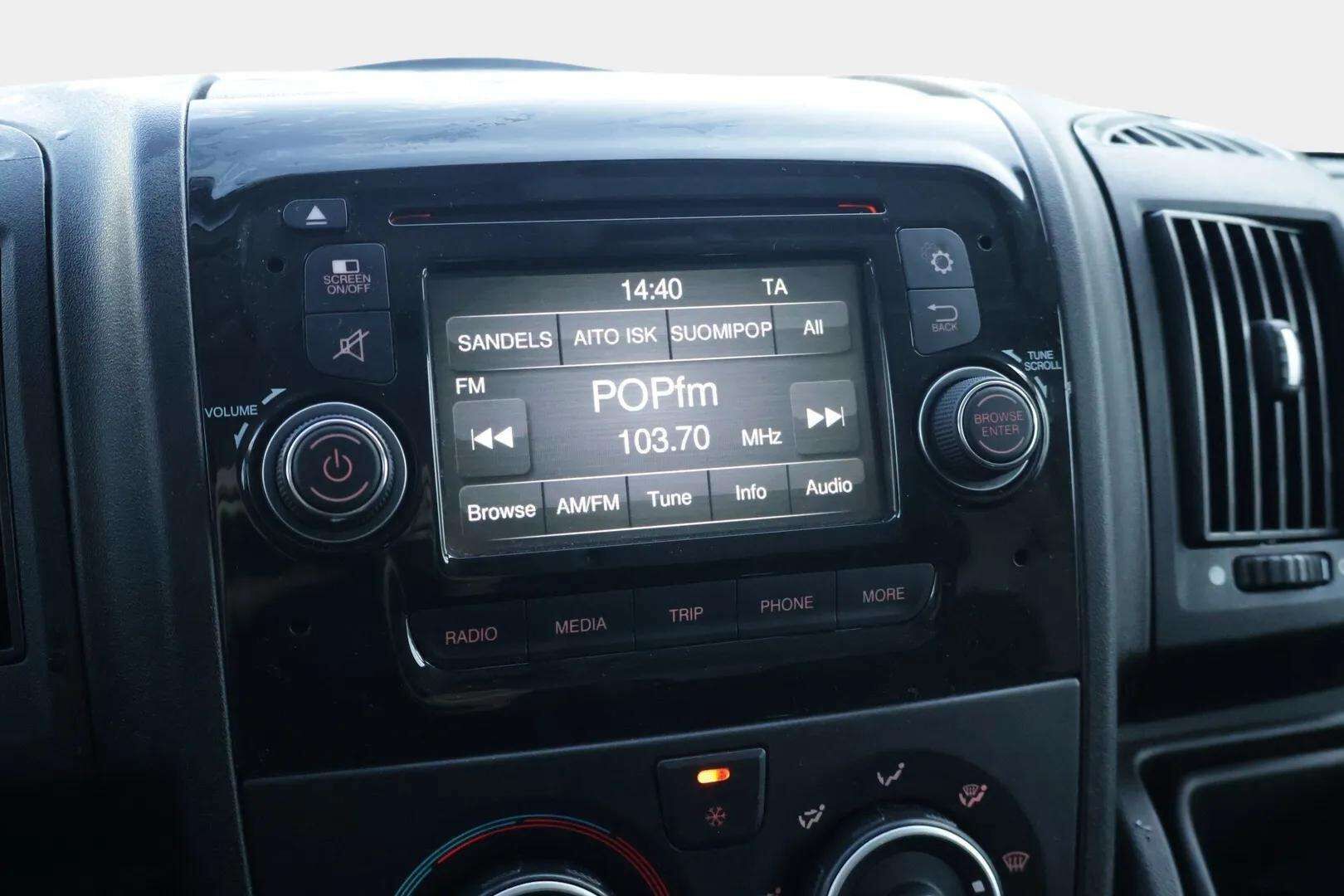 Peugeot Boxer 2018 335 L3H2 pitkä BlueHDi 130 *Suomiauto / Peruutuskamera / Vetokoukku / Webasto / Bluetooth / Vakkari* - * Maltilliset kilometrit! / Jakopää tehty 72tkm / Siistinä pidetty yksilö kaksilla renkailla * - HULLUT AVAJAISHULINAT KORKOTARJOUS 3,29 %