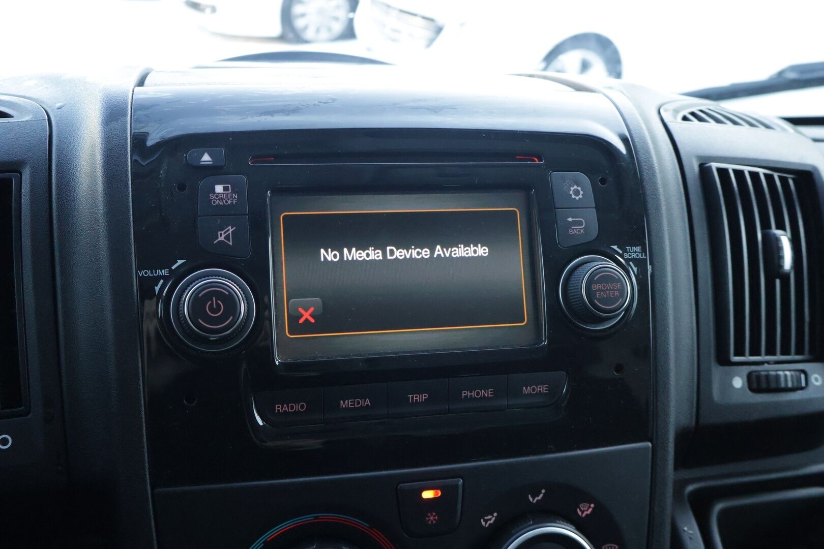 Peugeot Boxer 2018 335 L3H2 pitkä BlueHDi 130 *Suomiauto / Peruutuskamera / Vetokoukku / Webasto / Bluetooth / Vakkari* - *Maltilliset kilometrit! / Siistinä pidetty yksilö kaksilla renkailla*