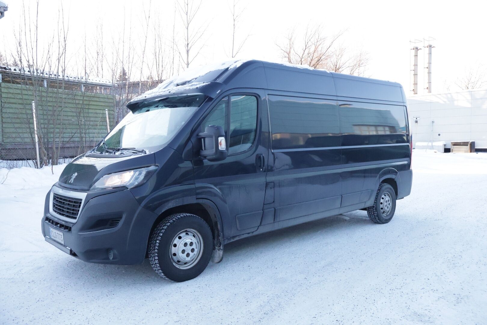 Peugeot Boxer 2018 335 L3H2 pitkä BlueHDi 130 *Suomiauto / Peruutuskamera / Vetokoukku / Webasto / Bluetooth / Vakkari* - *Maltilliset kilometrit! / Siistinä pidetty yksilö kaksilla renkailla*