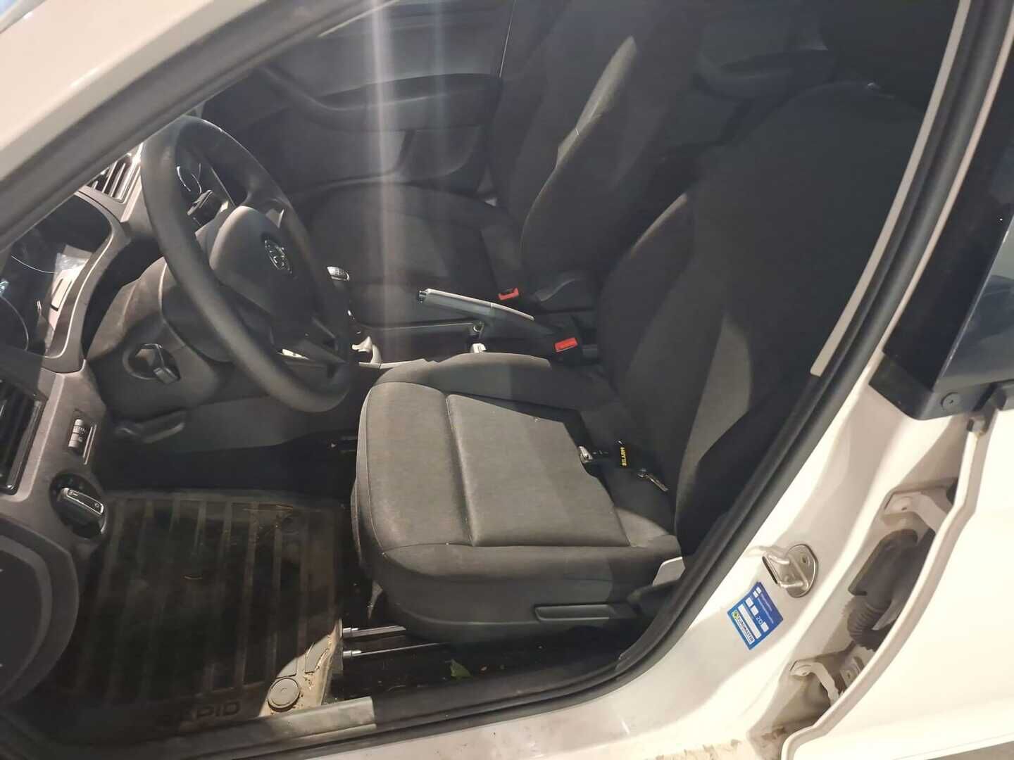 Skoda Rapid 2018 Spaceback 1,0 TSI 95 Active **Suomi-auto / Lohko /  Kahdet renkaat / Pitkä leima**