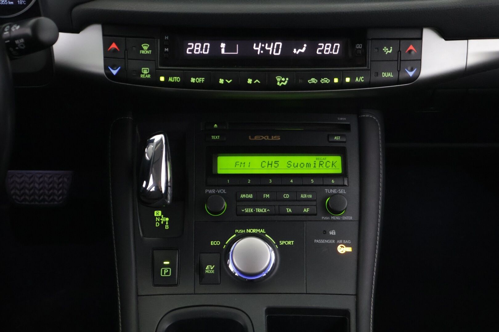 Lexus CT 2011 200h Hybrid A Comfort *Vetokoukku / P. Tutka /  Kangas-alcantara / Juuri huollettu* - *Merkkihuollettu / 2x renkaat ja vanteet*