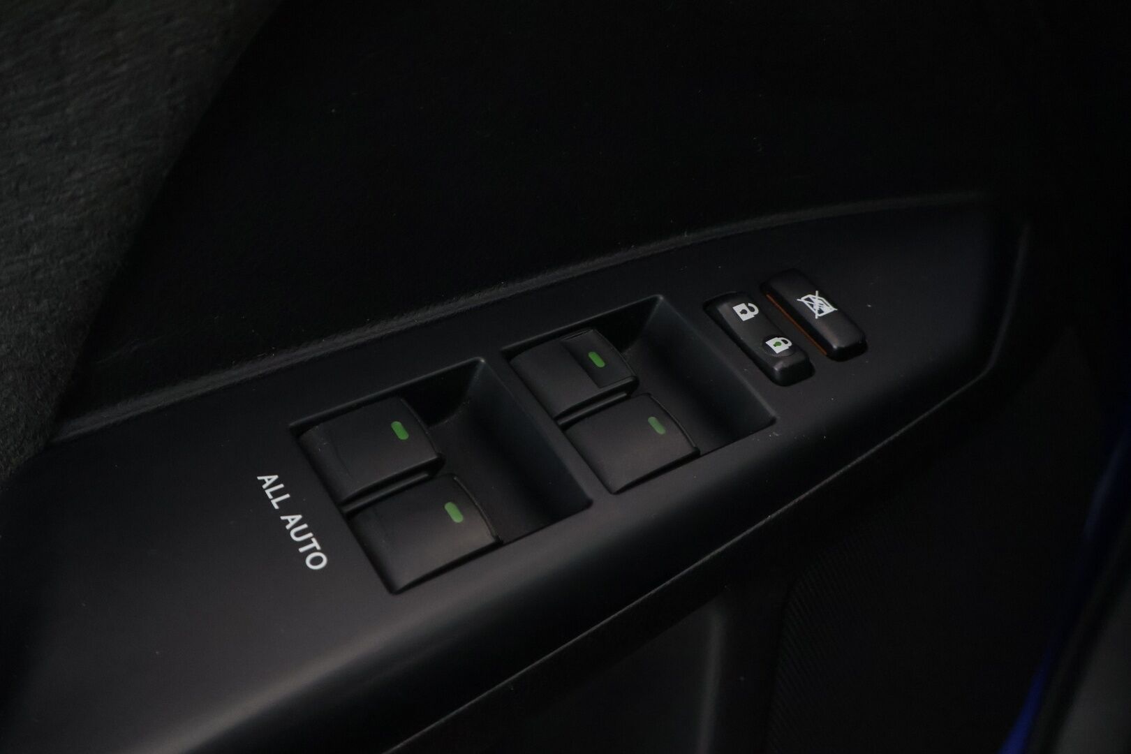 Lexus CT 2011 200h Hybrid A Comfort *Vetokoukku / P. Tutka /  Kangas-alcantara / Juuri huollettu* - *Merkkihuollettu / 2x renkaat ja vanteet*