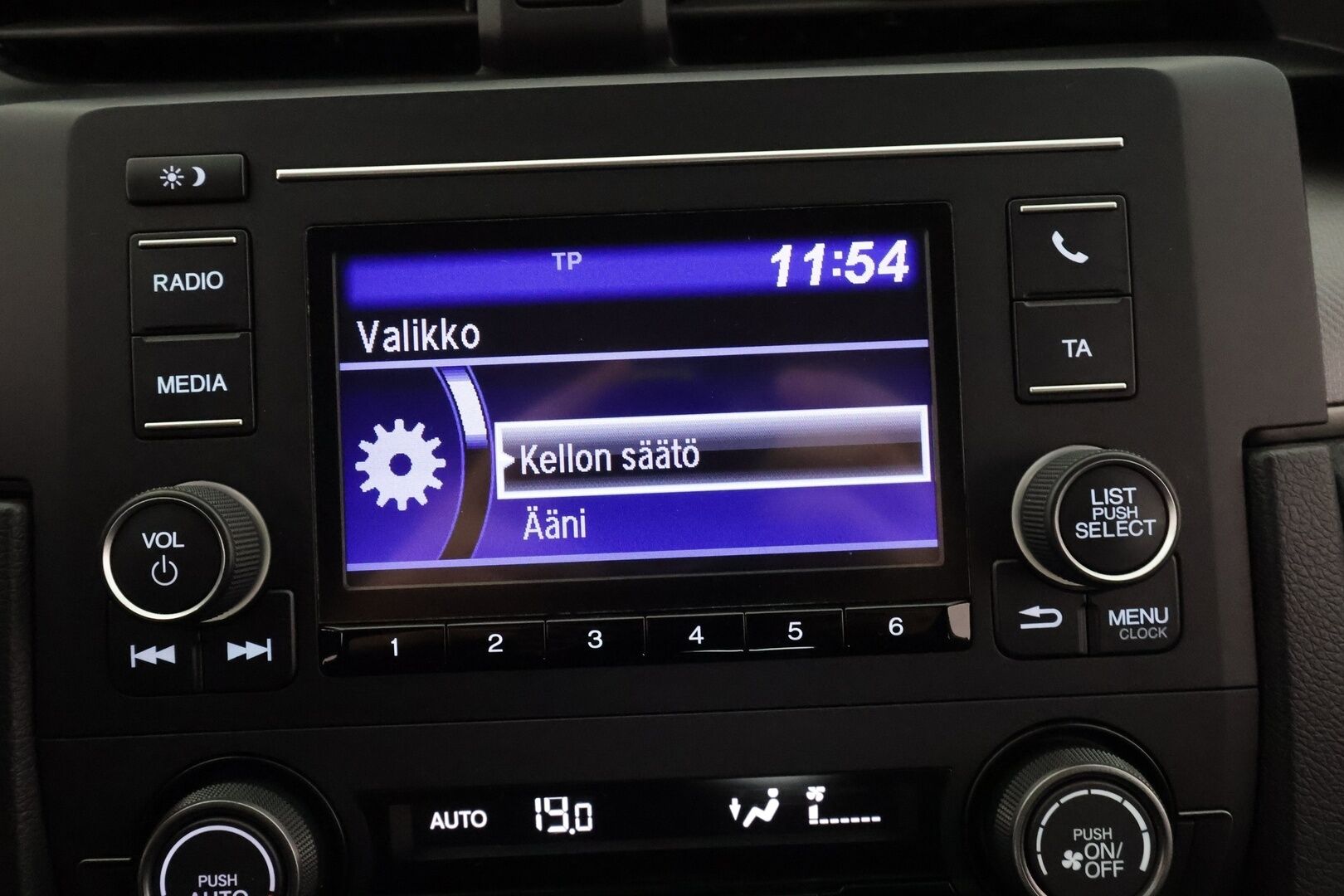 Honda Civic 2018 HB 129 hv Business - | ACC | 1-om suomiauto | Lane Assist | Bluetooth | Aut. ilmastointi | Penkinlämmittimet | Hätäjarrutusavustin | 2x renkaat aluin | Huoltokirja | 