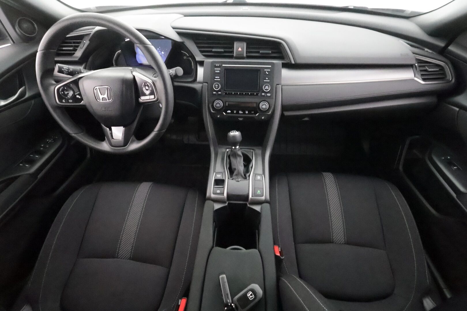 Honda Civic 2018 HB 129 hv Business - | ACC | 1-om suomiauto | Lane Assist | Bluetooth | Aut. ilmastointi | Penkinlämmittimet | Hätäjarrutusavustin | 2x renkaat aluin | Huoltokirja | 