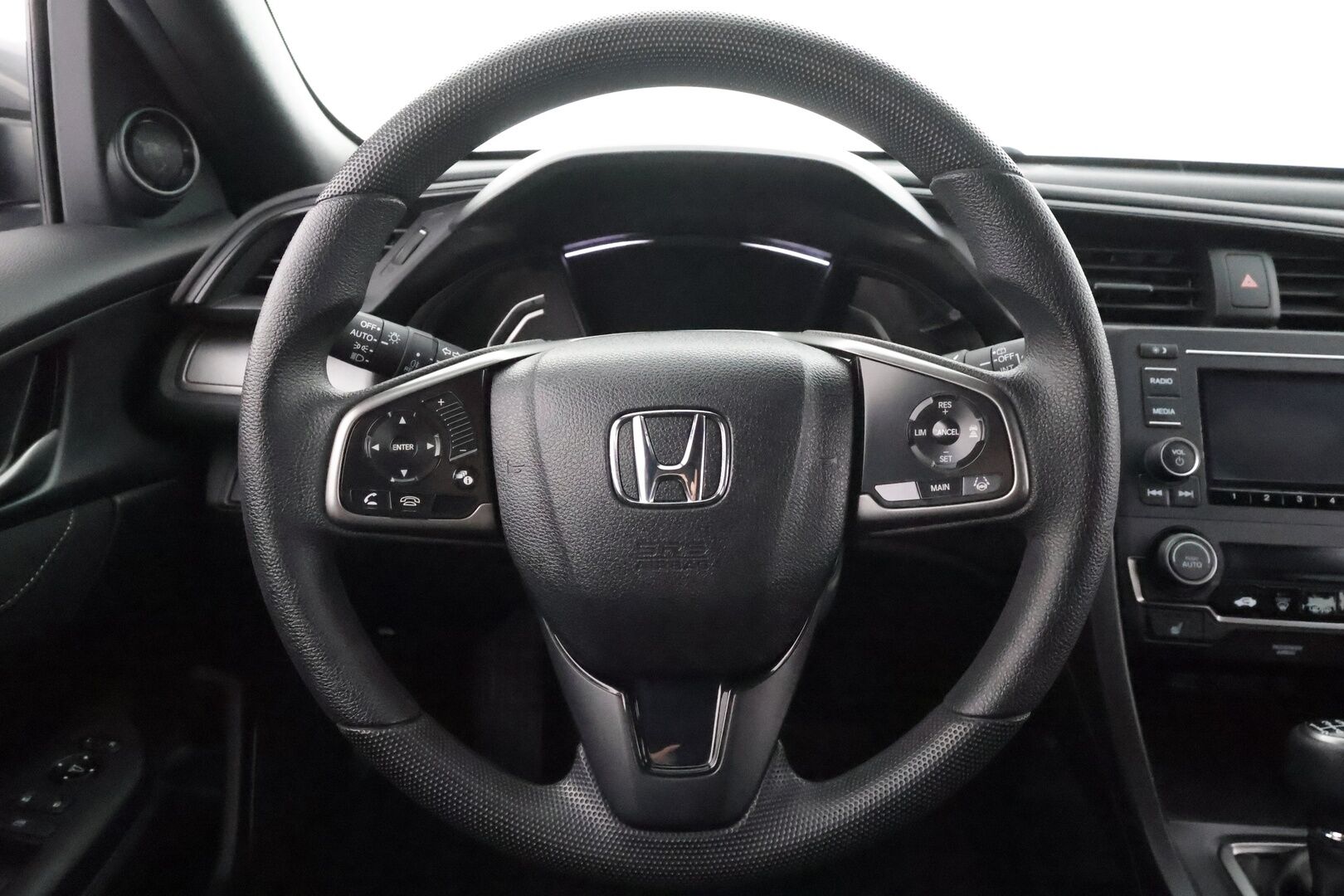 Honda Civic 2018 HB 129 hv Business - | ACC | 1-om suomiauto | Lane Assist | Bluetooth | Aut. ilmastointi | Penkinlämmittimet | Hätäjarrutusavustin | 2x renkaat aluin | Huoltokirja | 