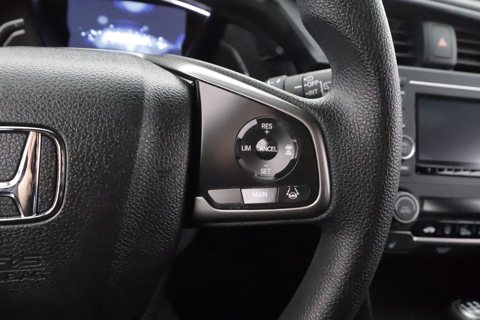 Honda Civic 2018 HB 129 hv Business - | ACC | 1-om suomiauto | Lane Assist | Bluetooth | Aut. ilmastointi | Penkinlämmittimet | Hätäjarrutusavustin | 2x renkaat aluin | Huoltokirja | 