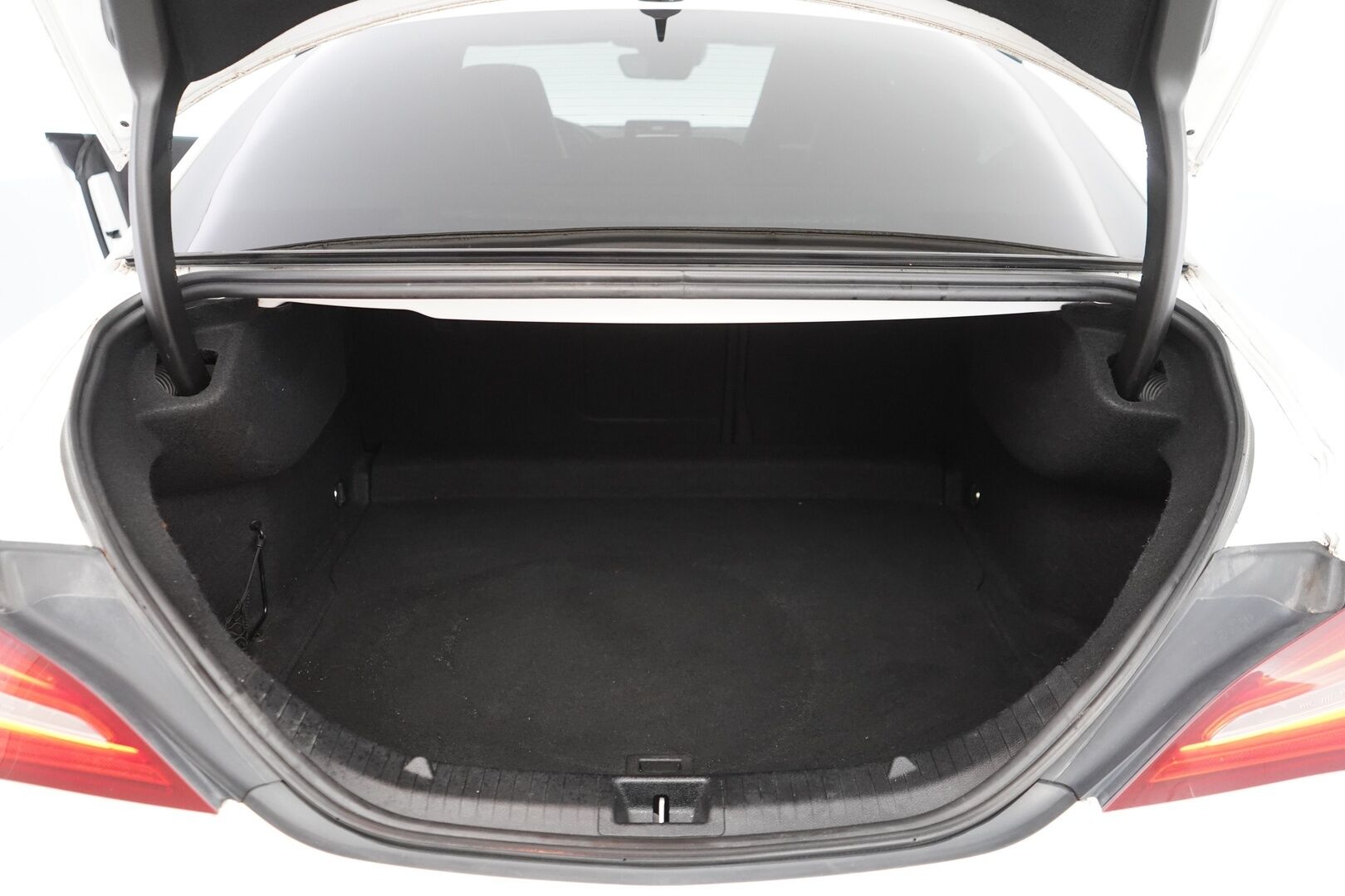 Mercedes-Benz CLA 2018 220 d 4Matic A Business AMG * ACC / Webasto / Koukku / Harman&Kardon / Kamera / Panorama* - AMG / Myydää juuri katsastettuna ja huollettuna / SUPER VARUSTEET!