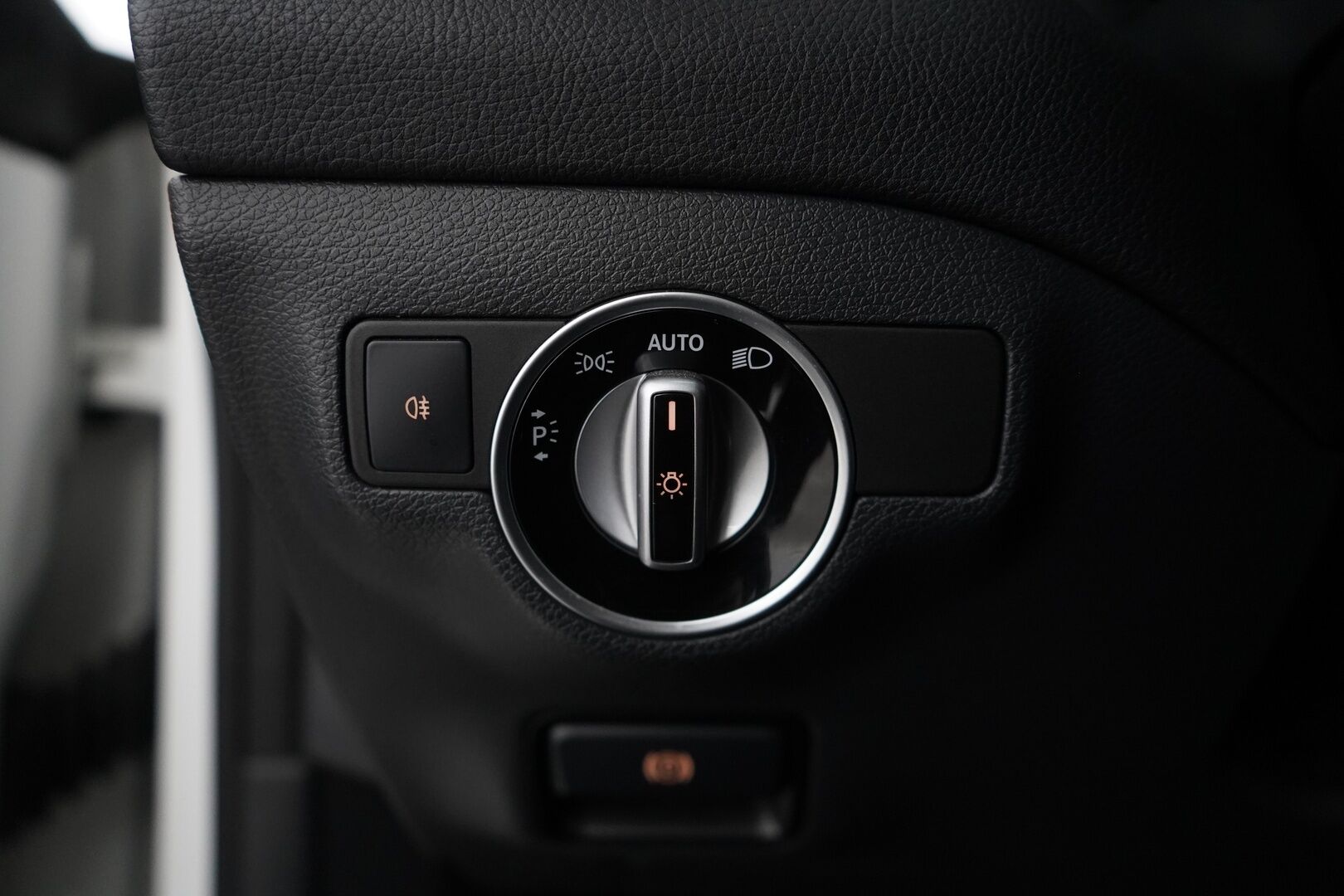 Mercedes-Benz CLA 2018 220 d 4Matic A Business AMG * ACC / Webasto / Koukku / Harman&Kardon / Kamera / Panorama* - AMG / Juuri katsastettu / 1200€ huolto juuri tehty! / SUPER VARUSTEET!