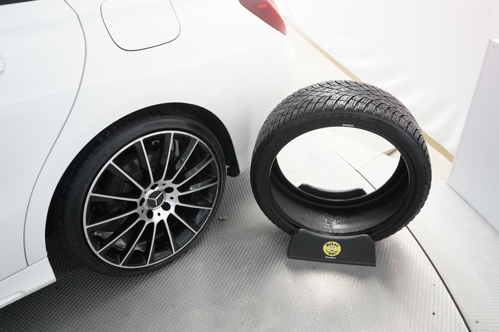 Mercedes-Benz CLA 2018 220 d 4Matic A Business AMG * ACC / Webasto / Koukku / Harman&Kardon / Kamera / Panorama* - AMG / Juuri katsastettu / 1200€ huolto juuri tehty! / SUPER VARUSTEET!