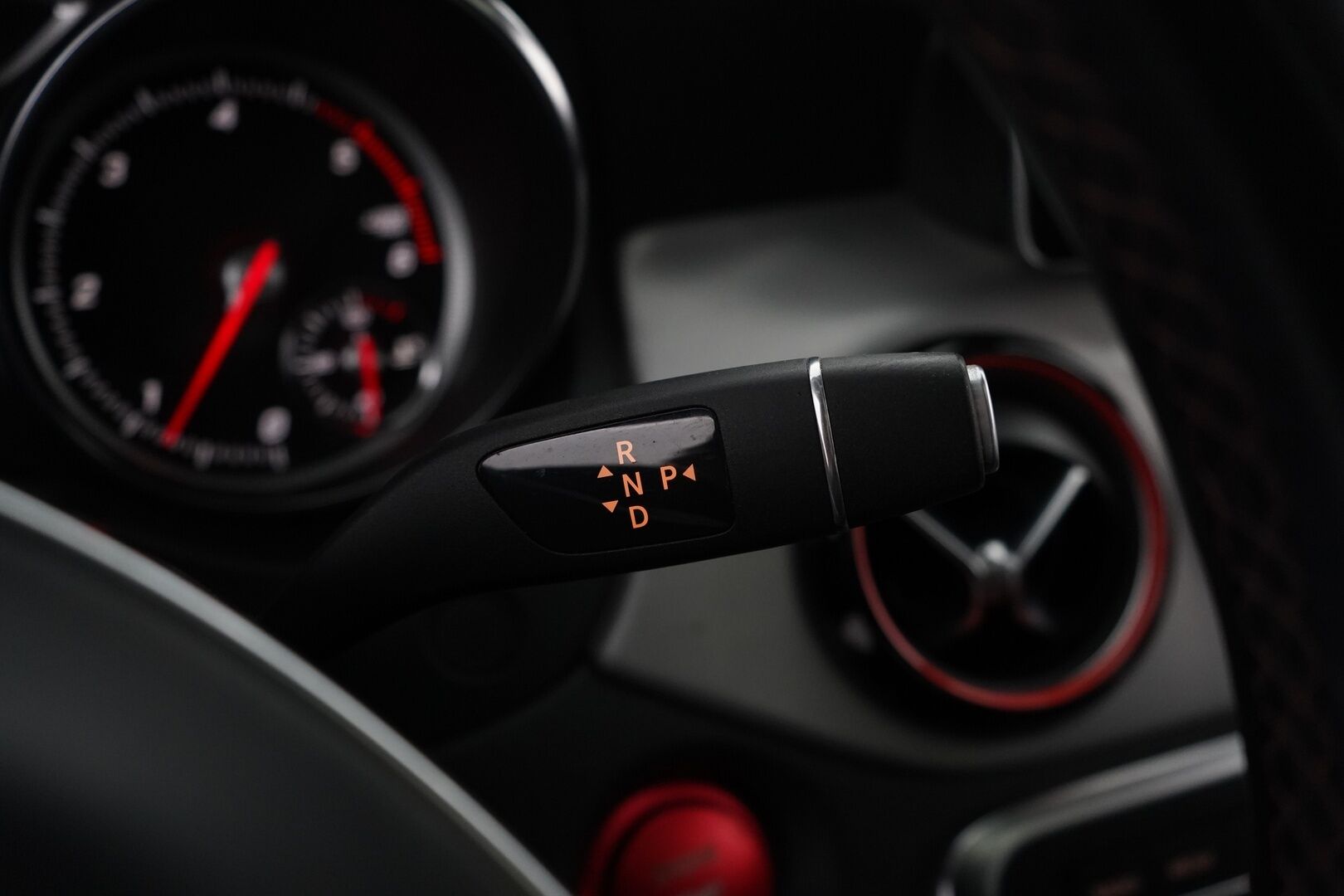 Mercedes-Benz CLA 2018 220 d 4Matic A Business AMG * ACC / Webasto / Koukku / Harman&Kardon / Kamera / Panorama* - AMG / Juuri katsastettu / 1200€ huolto juuri tehty! / SUPER VARUSTEET!