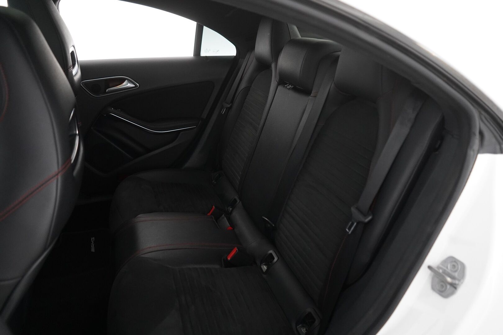 Mercedes-Benz CLA 2018 220 d 4Matic A Business AMG * ACC / Webasto / Koukku / Harman&Kardon / Kamera / Panorama* - AMG / Juuri katsastettu / 1200€ huolto juuri tehty! / SUPER VARUSTEET!