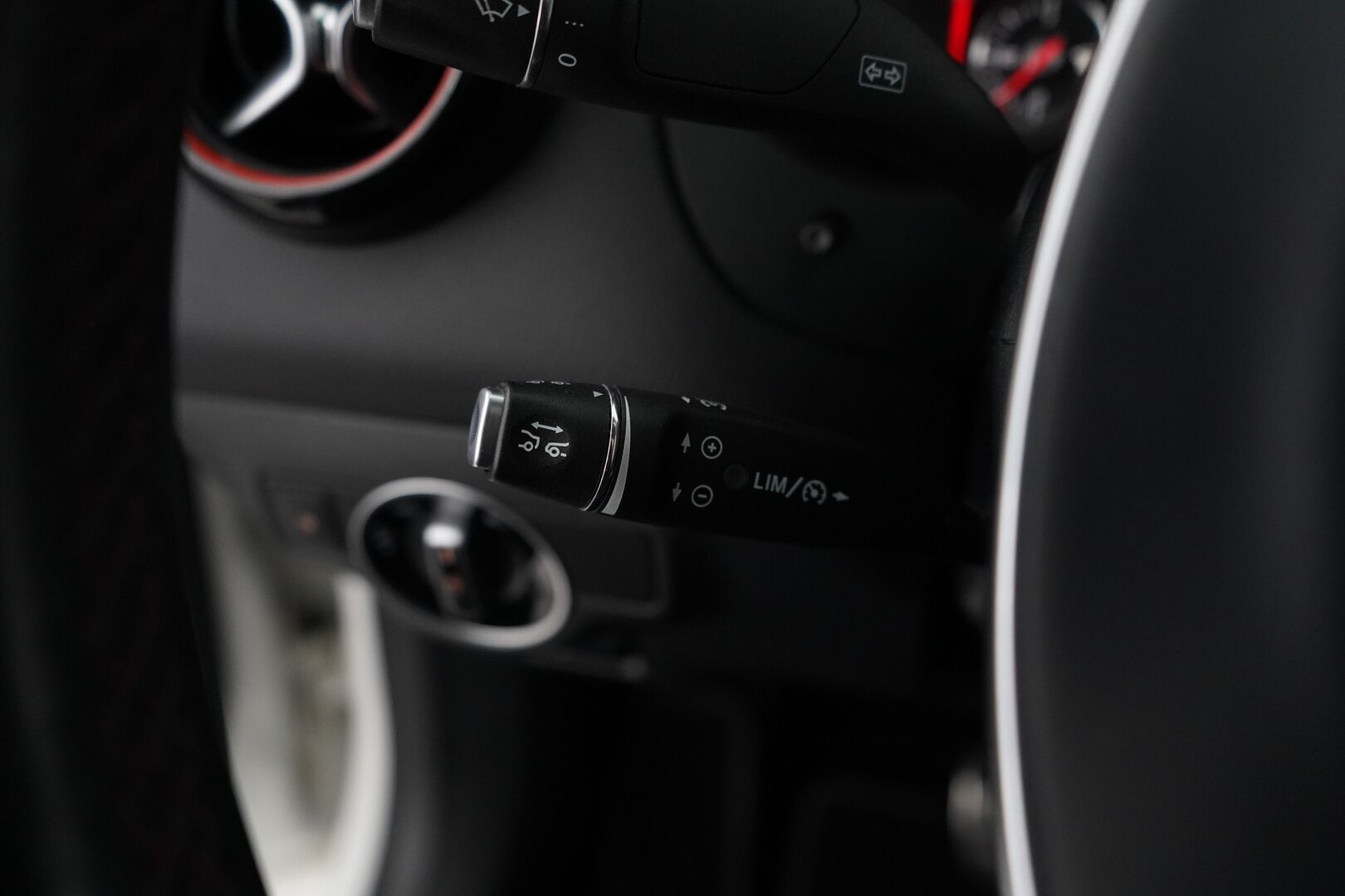 Mercedes-Benz CLA 2018 220 d 4Matic A Business AMG * ACC / Webasto / Koukku / Harman&Kardon / Kamera / Panorama* - AMG / Myydää juuri katsastettuna ja huollettuna / SUPER VARUSTEET!