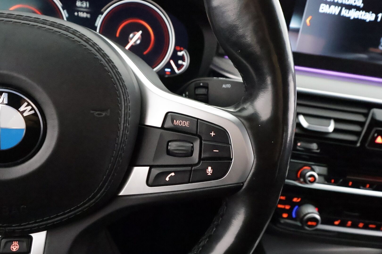 BMW 530 2018 G30 Sedan 530e A iPerformance Launch Edition - | Vakkari | Adapt. LED | Osasähköt | H/K | 360-Kamera | Sporttipenkit | Lämmitettävä ohjauspyörä | HUD | Navi | Suomi-auto | Kahdet Renkaat |