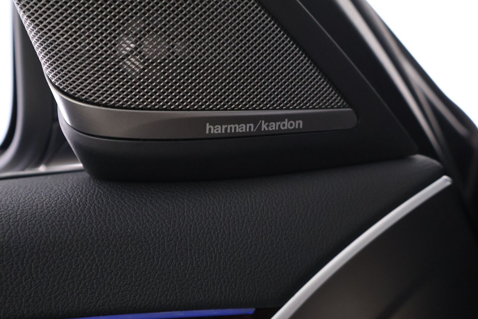 BMW 520 2018 G30 Sedan 520d A xDrive Business Comfort * ACC / DAP / 360 kamera / Webasto / Harman/Kardon / Kattoluukku / Sähkökontti - 2x renkaat ja vanteet / Merkkihuollettu / Imuovet / Ilmastoidut penkit muistilla / Display key - HULLUT AVAJAISHULINAT KORKOTARJOUS 3,29 %