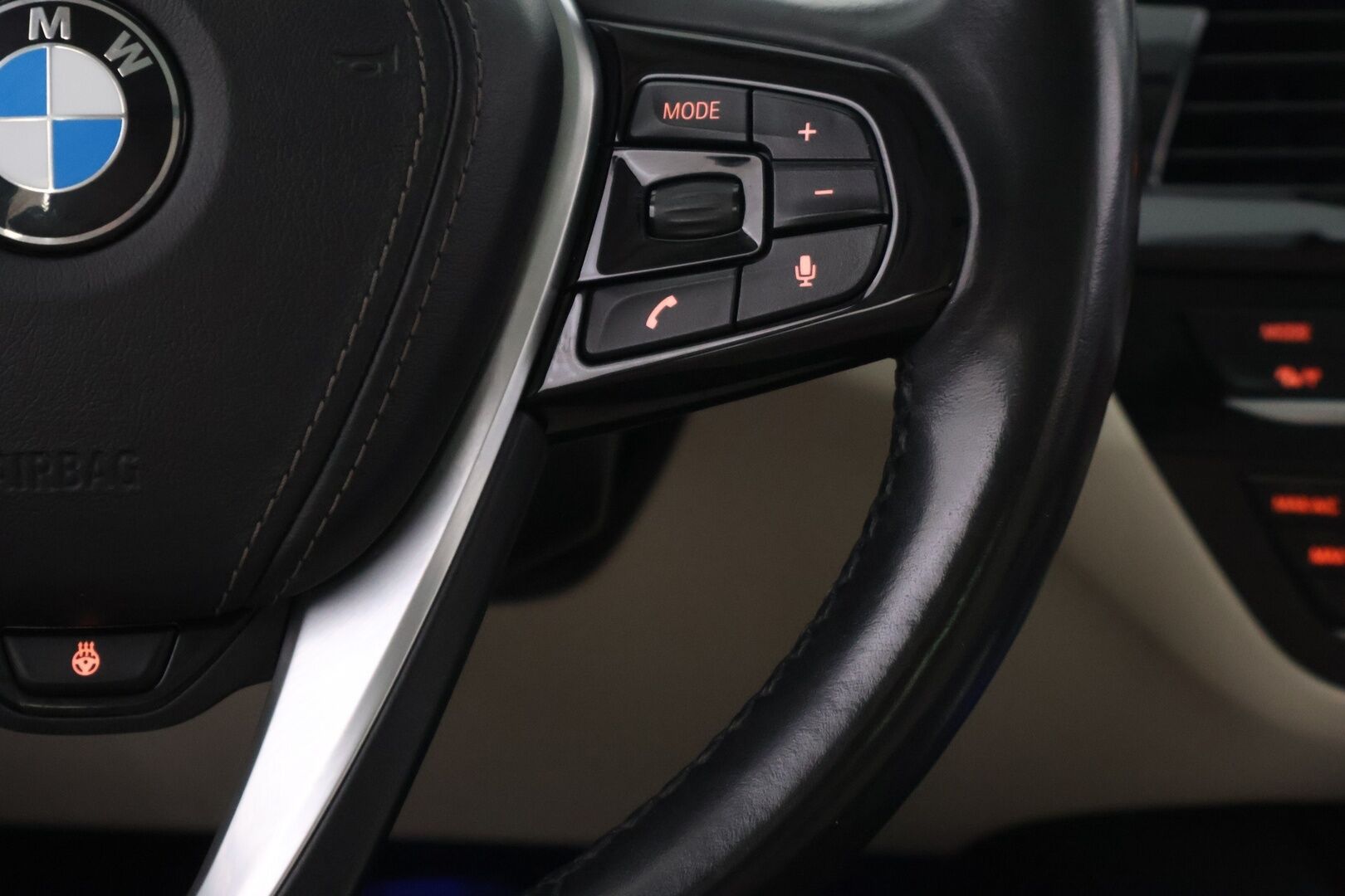 BMW 520 2018 G30 Sedan 520d A xDrive Business Comfort * ACC / DAP / 360 kamera / Webasto / Harman/Kardon / Kattoluukku / Sähkökontti - 2x renkaat ja vanteet / Merkkihuollettu / Imuovet / Ilmastoidut penkit muistilla / Display key - HULLUT AVAJAISHULINAT KORKOTARJOUS 3,29 %