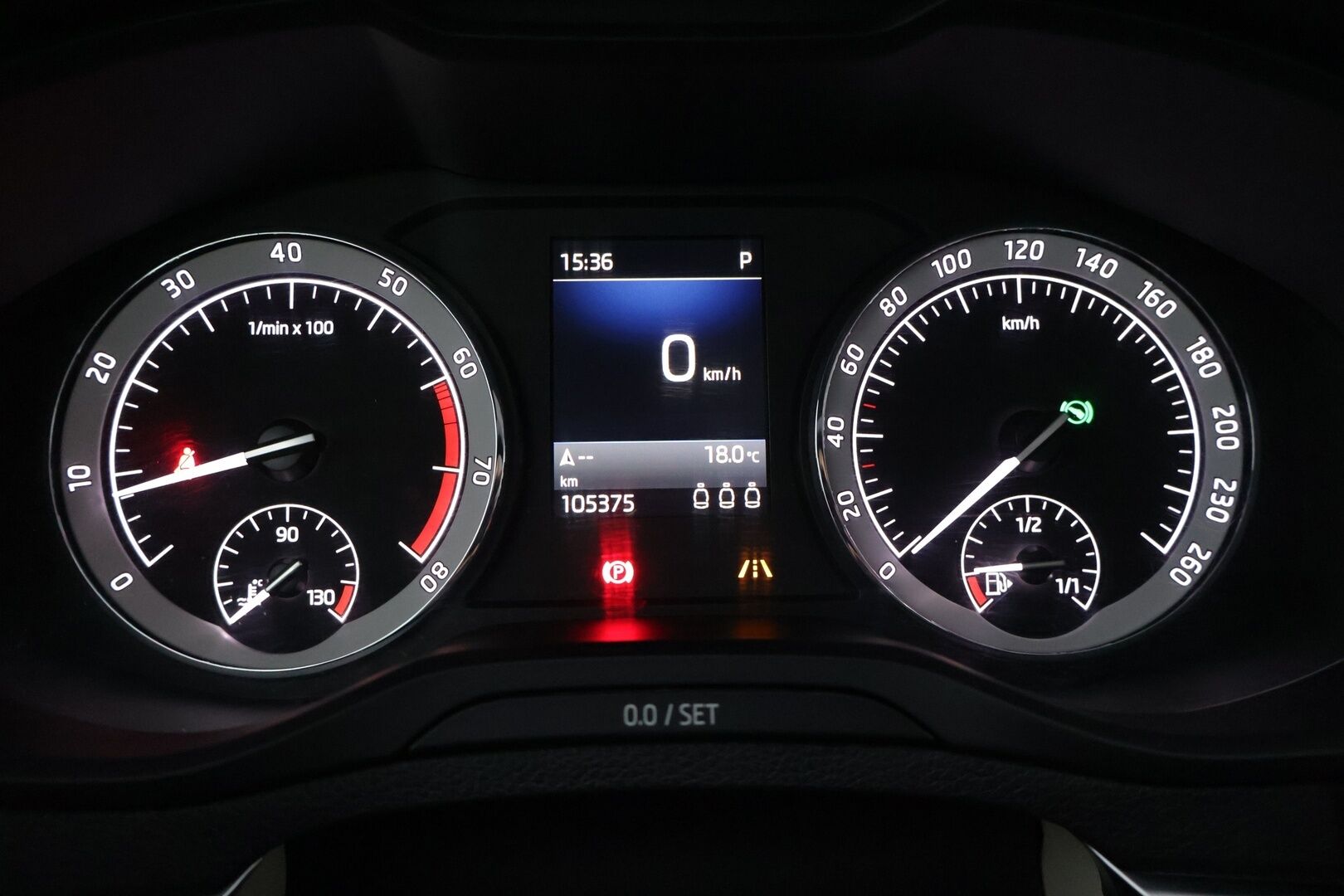 Skoda Karoq 2018 1,5 TSI Exclusive DSG Autom. - | Canton | Panoraama | Adaptiivinen vakionopeudensäädin | Nahkasisusta | Muistipenkki | Webasto | Keyless go & access | Lämmitettävä ratti ja tuulilasi | 