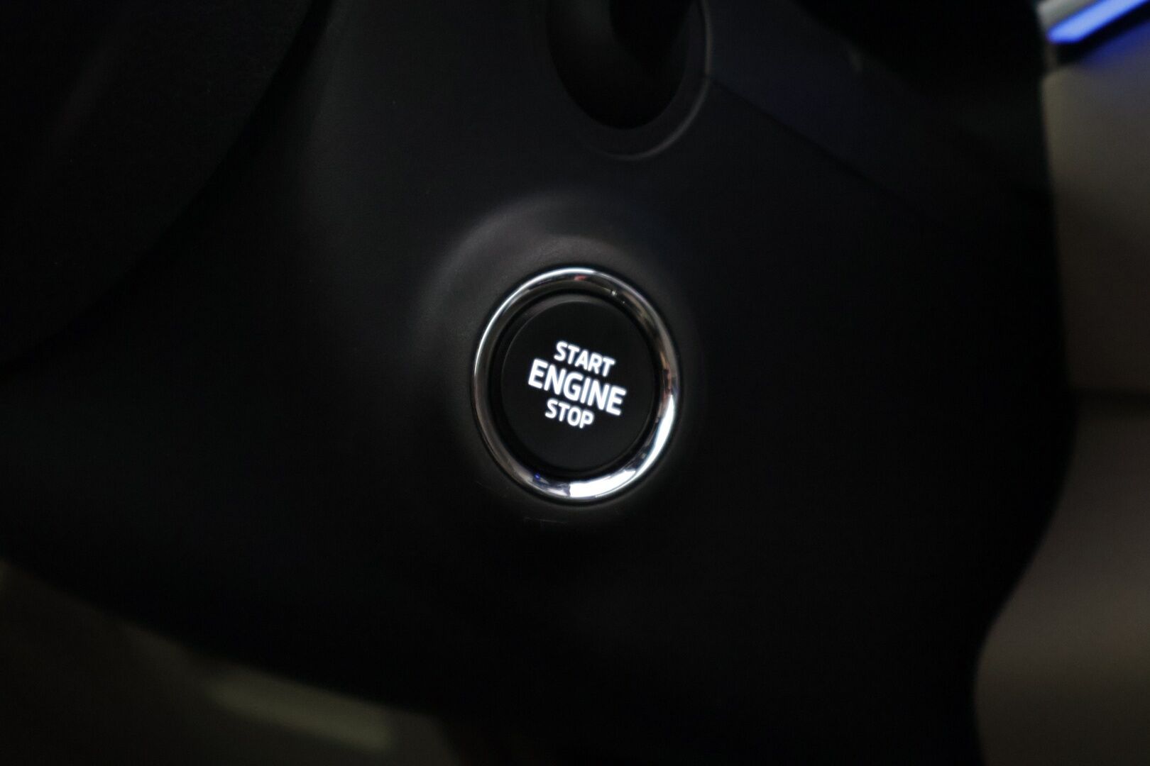 Skoda Karoq 2018 1,5 TSI Exclusive DSG Autom. - | Canton | Panoraama | Adaptiivinen vakionopeudensäädin | Nahkasisusta | Muistipenkki | Webasto | Keyless go & access | Lämmitettävä ratti ja tuulilasi | 
