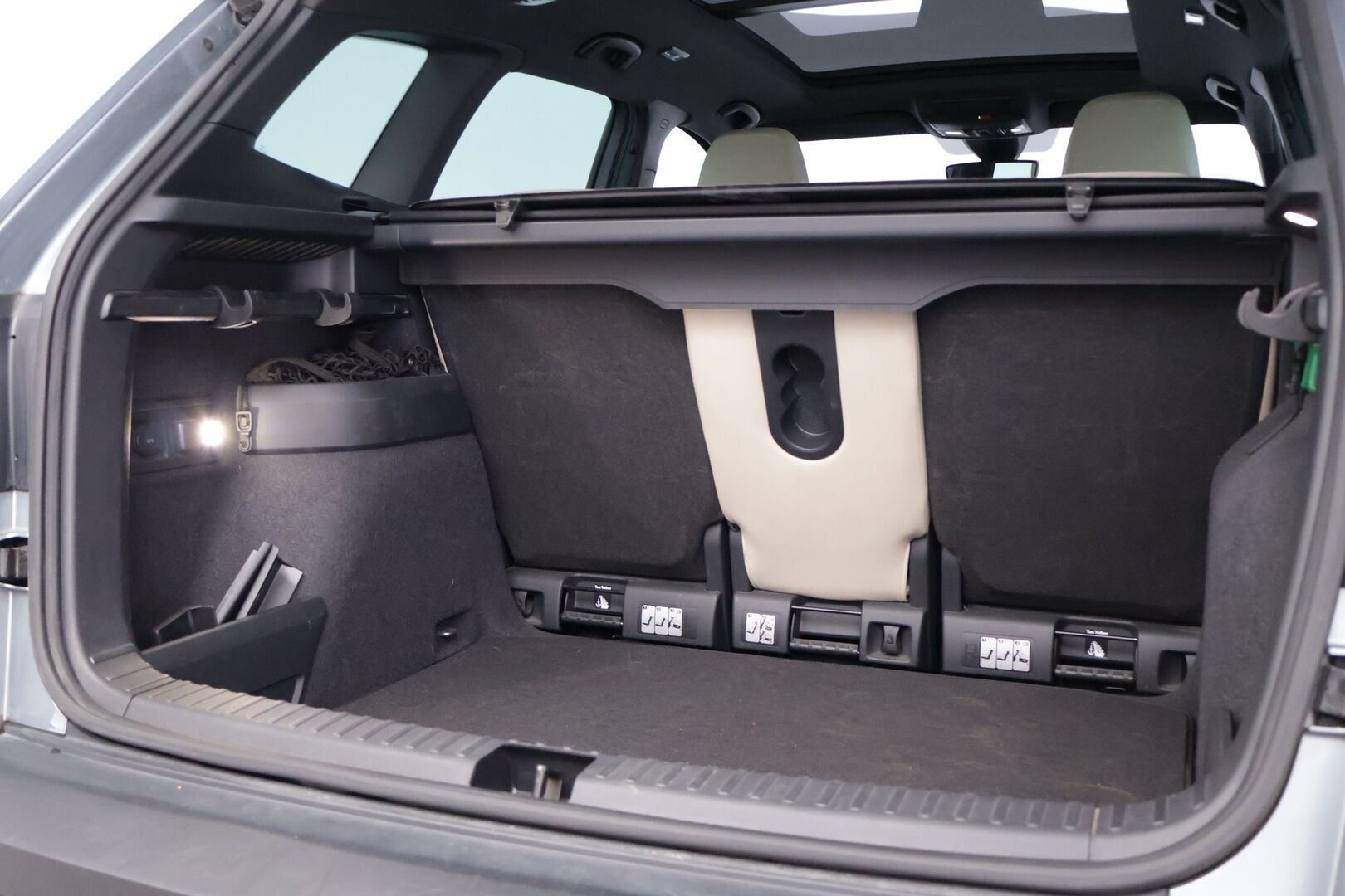 Skoda Karoq 2018 1,5 TSI Exclusive DSG Autom. - | Canton | Panoraama | Adaptiivinen vakionopeudensäädin | Nahkasisusta | Muistipenkki | Webasto | Keyless go & access | Lämmitettävä ratti ja tuulilasi | 