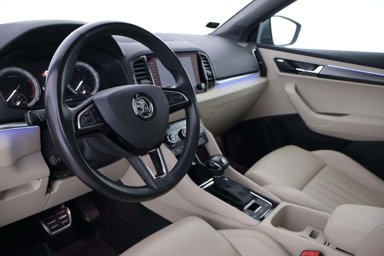 Skoda Karoq 2018 1,5 TSI Exclusive DSG Autom. - | Canton | Panoraama | Adaptiivinen vakionopeudensäädin | Nahkasisusta | Muistipenkki | Webasto | Keyless go & access | Lämmitettävä ratti ja tuulilasi | 