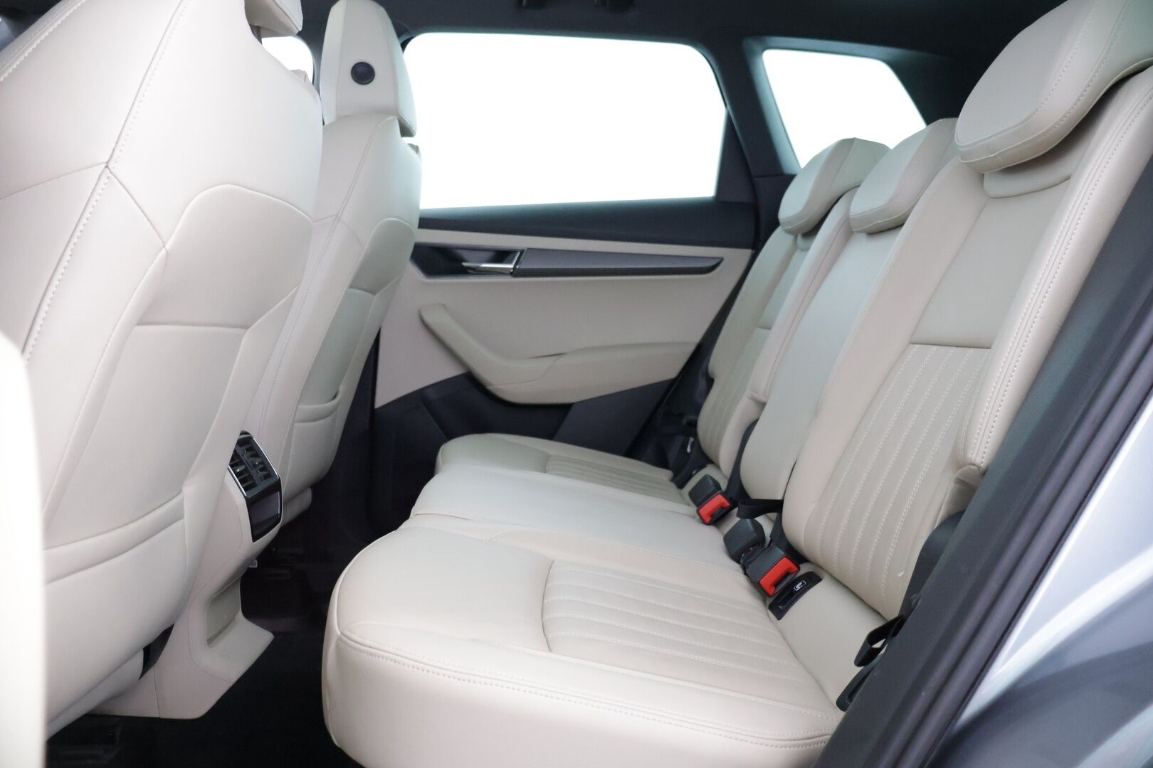 Skoda Karoq 2018 1,5 TSI Exclusive DSG Autom. - | Canton | Panoraama | Adaptiivinen vakionopeudensäädin | Nahkasisusta | Muistipenkki | Webasto | Keyless go & access | Lämmitettävä ratti ja tuulilasi | 