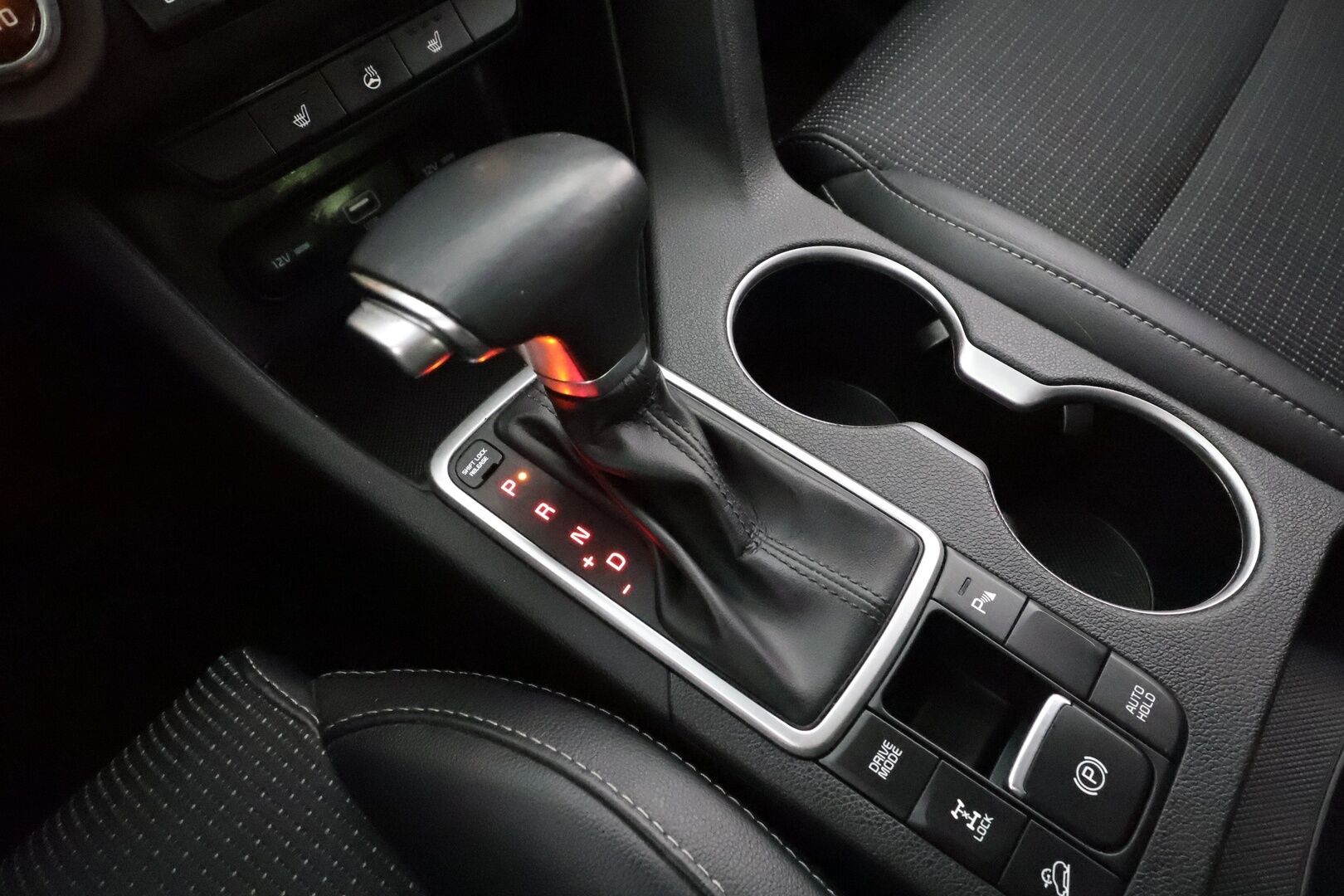 Kia Sportage 2019 1,6 CRDi ISG AWD EX DCT A/T EcoDynamics * Webasto / Koukku / P.Kamera / LED / Navi / Keyless * - Suomi-auto / Kahdet renkaat aluvanteilla