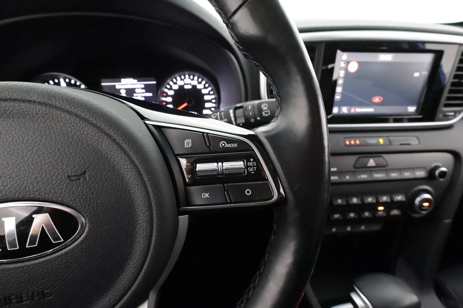 Kia Sportage 2019 1,6 CRDi ISG AWD EX DCT A/T EcoDynamics * Webasto / Koukku / P.Kamera / LED / Navi / Keyless * - Suomi-auto / Kahdet renkaat aluvanteilla