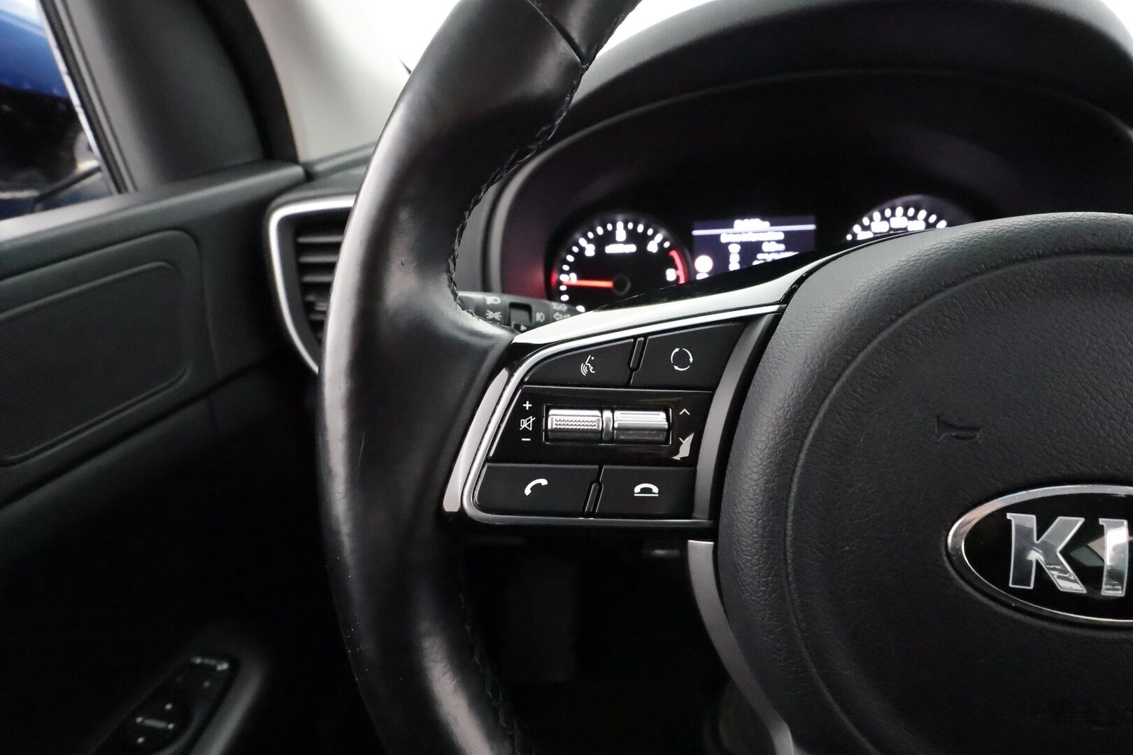 Kia Sportage 2019 1,6 CRDi ISG AWD EX DCT A/T EcoDynamics * Webasto / Koukku / P.Kamera / LED / Navi / Keyless * - Suomi-auto / Kahdet renkaat aluvanteilla